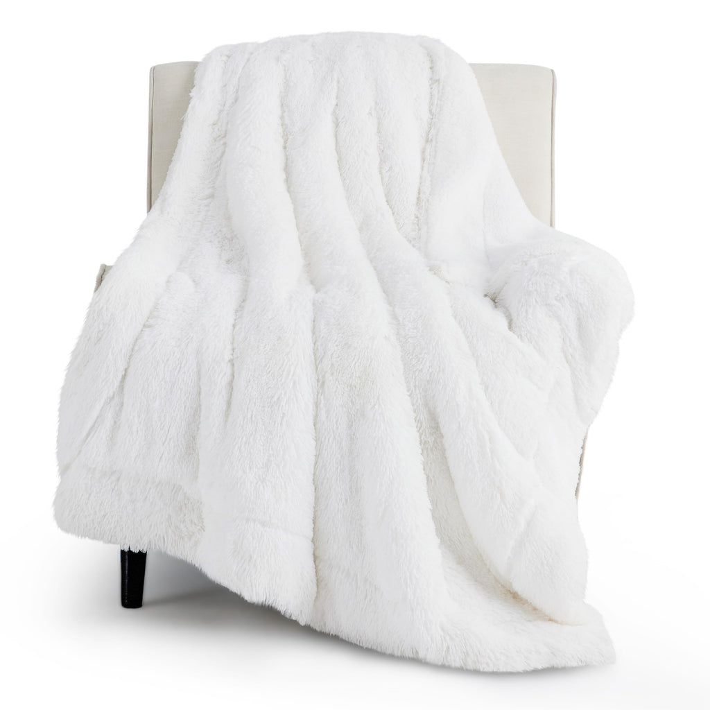 Bedsure Soft Fuzzy White Faux Fur Throw Blanket, 50X60 Inches, 640 Gsm