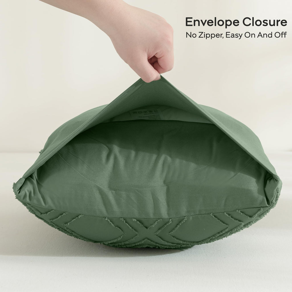 Jellymoni 2 Pack Green Pillowcases King Size, Soft Microfiber Geometric Tufted Pillow Covers With Envelope Closure (Pillows Are