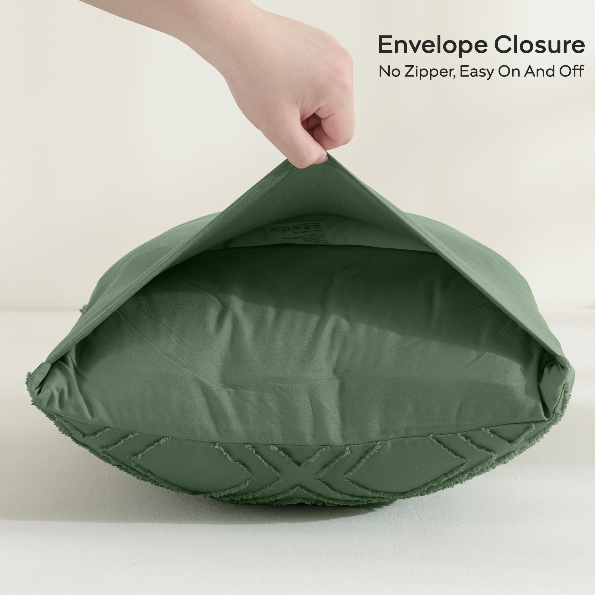 Jellymoni 2 Pack Green Pillowcases King Size, Soft Microfiber Geometric Tufted Pillow Covers With Envelope Closure (Pillows Are