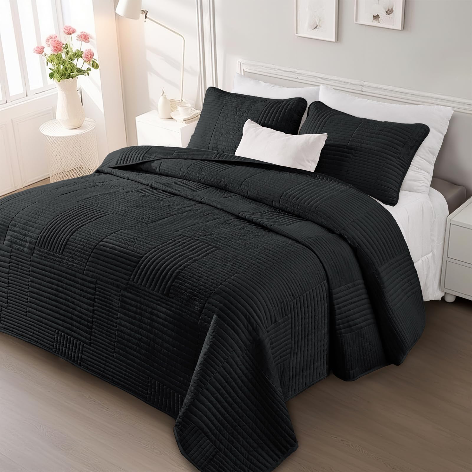 Whale Flotilla Ultra Soft Queen Quilt Bedding Set, Lightweight Fall Black Quilts Bedspreads Full Size, Ultrasonic Geometric Cove