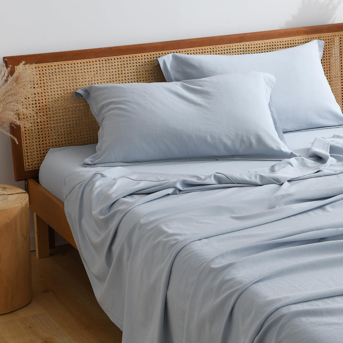 Pandatex Light Blue King Size 4 Piece Sheet Set, Cooling Sheets For Hot Sleepers, Linen-Textured Rayon Derived From Bamboo Cotto