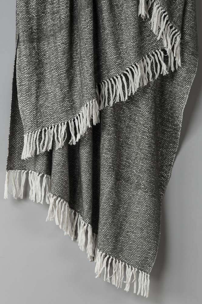 Rizzy Home TH0317 Throw