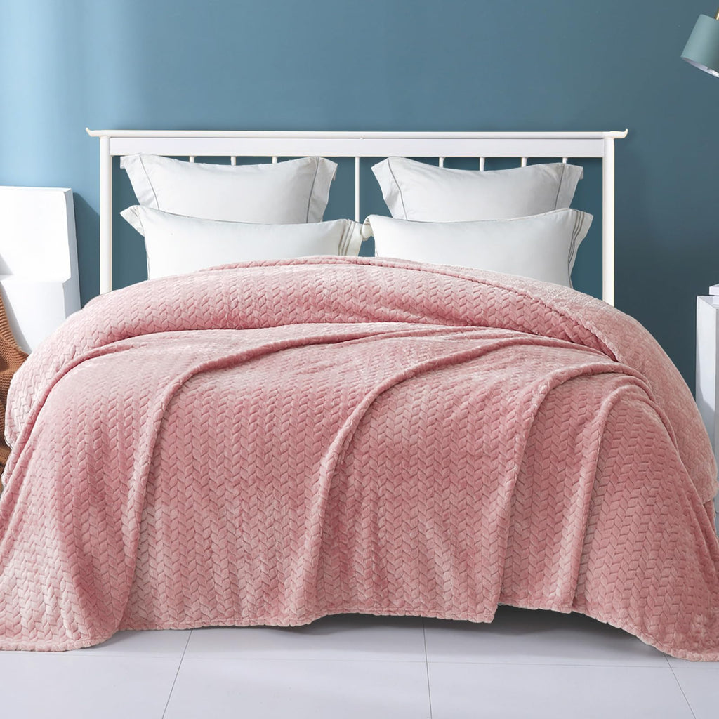 Exclusivo Mezcla Pink Fleece King Size Blanket For Bed, 90X104 Inches Soft Cozy 3D Decorative Jacquard Flannel Blankets, Lightwe