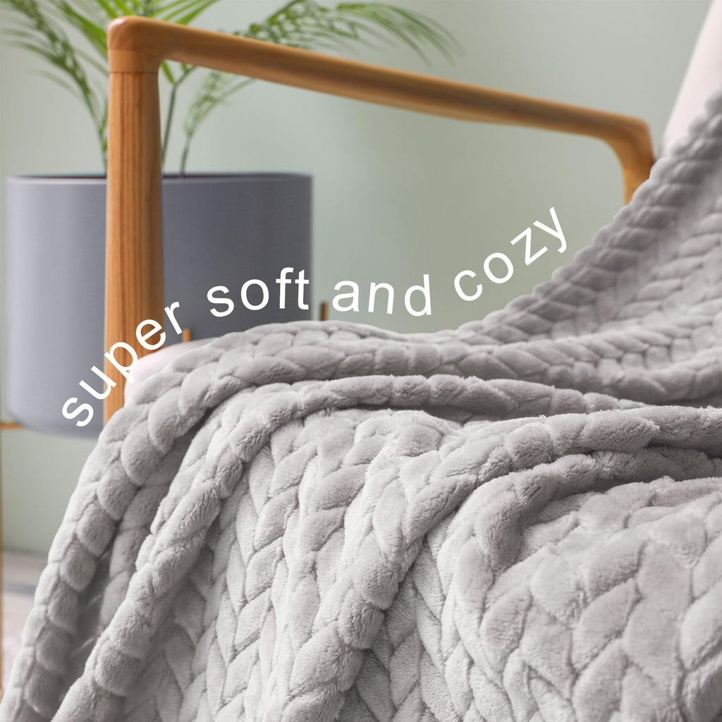 Exclusivo Mezcla Light Grey Fleece Queen Size Blanket For Bed, 90X90 Inches Soft Cozy 3D Decorative Jacquard Flannel Blankets, L
