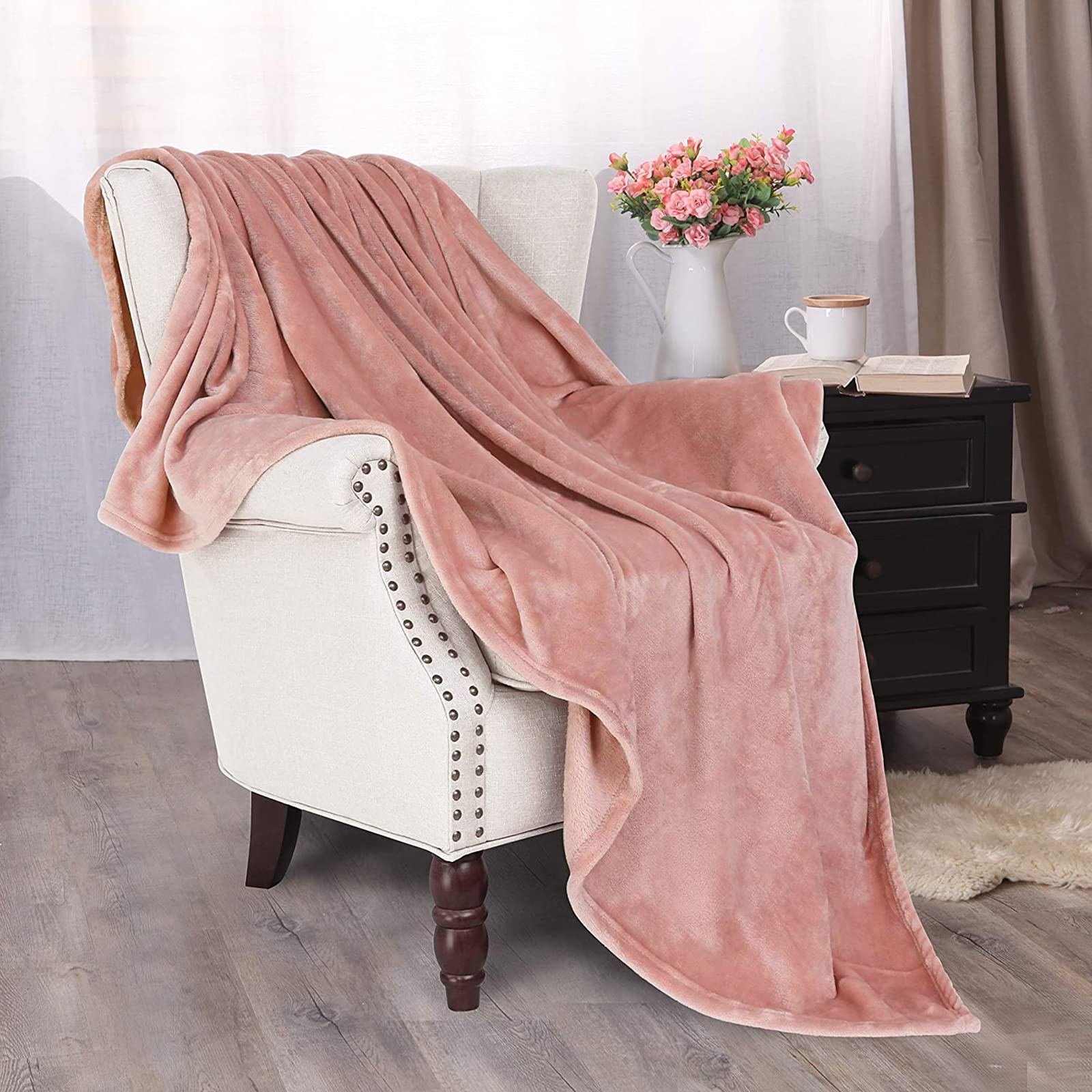 Exclusivo Mezcla Extra Large Fleece Throw Blanket, 50X70 Inches 300Gsm Super Warm And Soft Blankets For Couch, Dusty Pink Throw