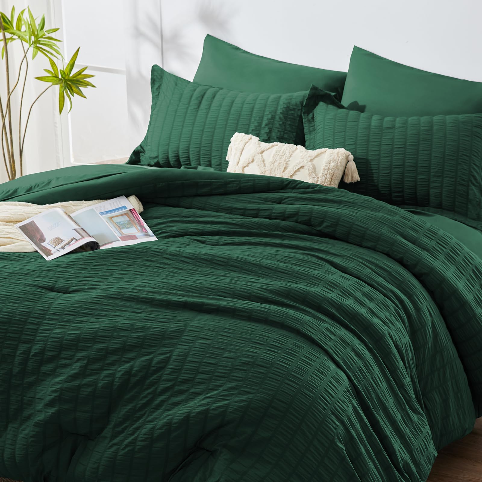 Cozylux King Seersucker Comforter Set With Emerald Green Bed In A Bag 7-Piece All Season Bedding Set With Comforter, Pillow Sham, Flat Sheet, Fitted Sheet, Pillowcase
