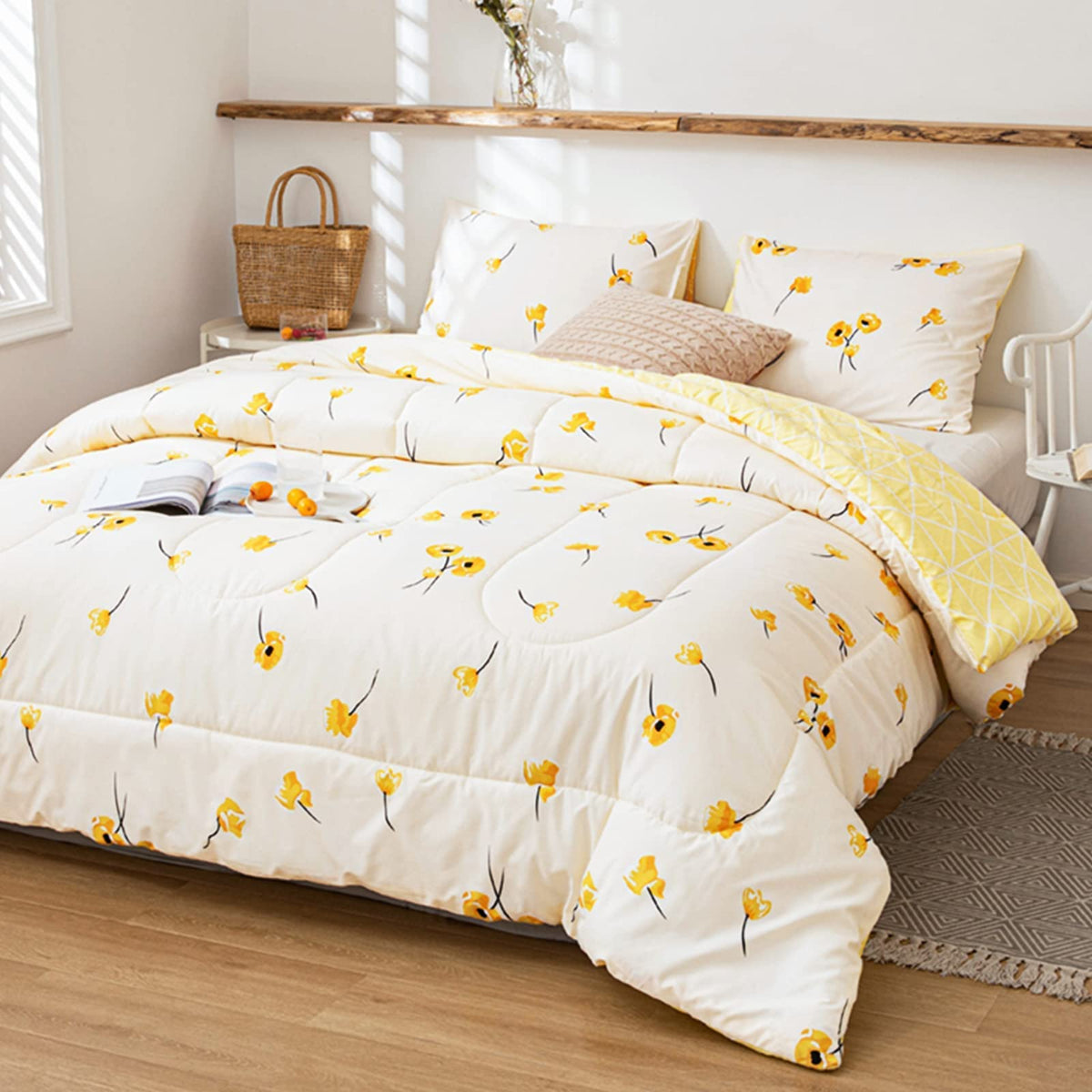 Bedorm Yellow Bedding Comforter Set Floral Plaid Reversible Comforter Queen Size Bed Set Light Yellow Flowers Pattern Cute Botan