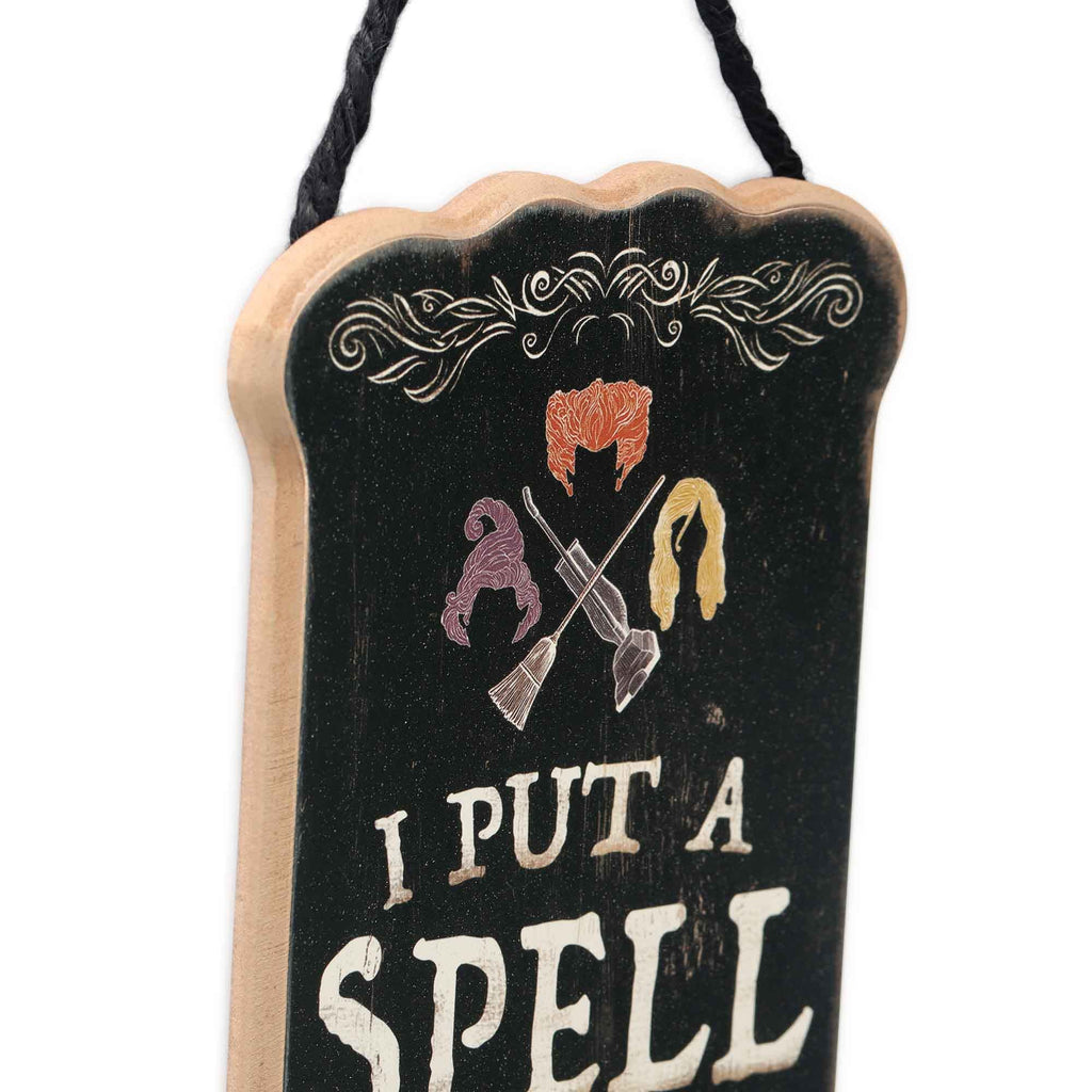 Open Road Brands Disney Hocus Pocus I Put A Spell On You Hanging Wood Wall Decor - Spooky Sanderson Sisters Sign For Halloween D
