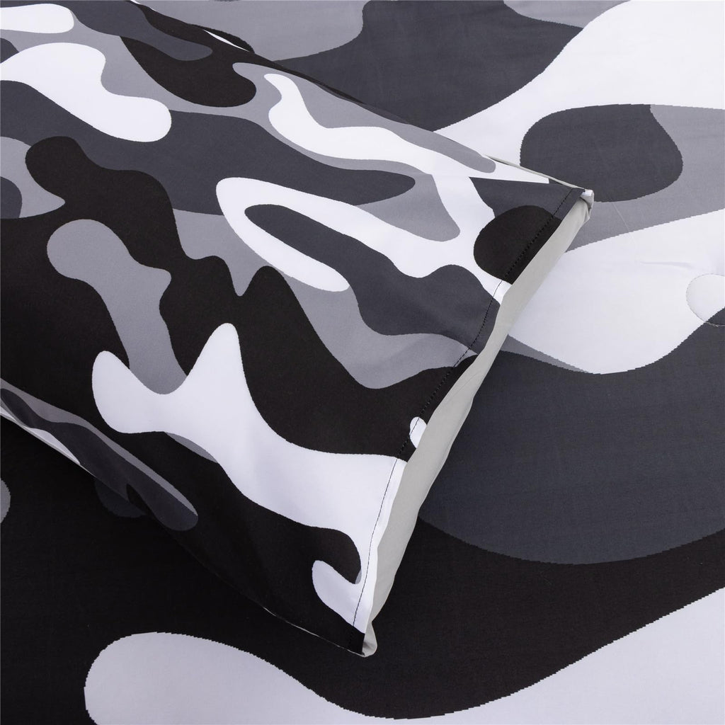 Meeting Story Camouflage Bedding Set, Colorful Pattern Style Comforter Set, 3 Pcs One Comforter Two Pillowcases In One Bag, All