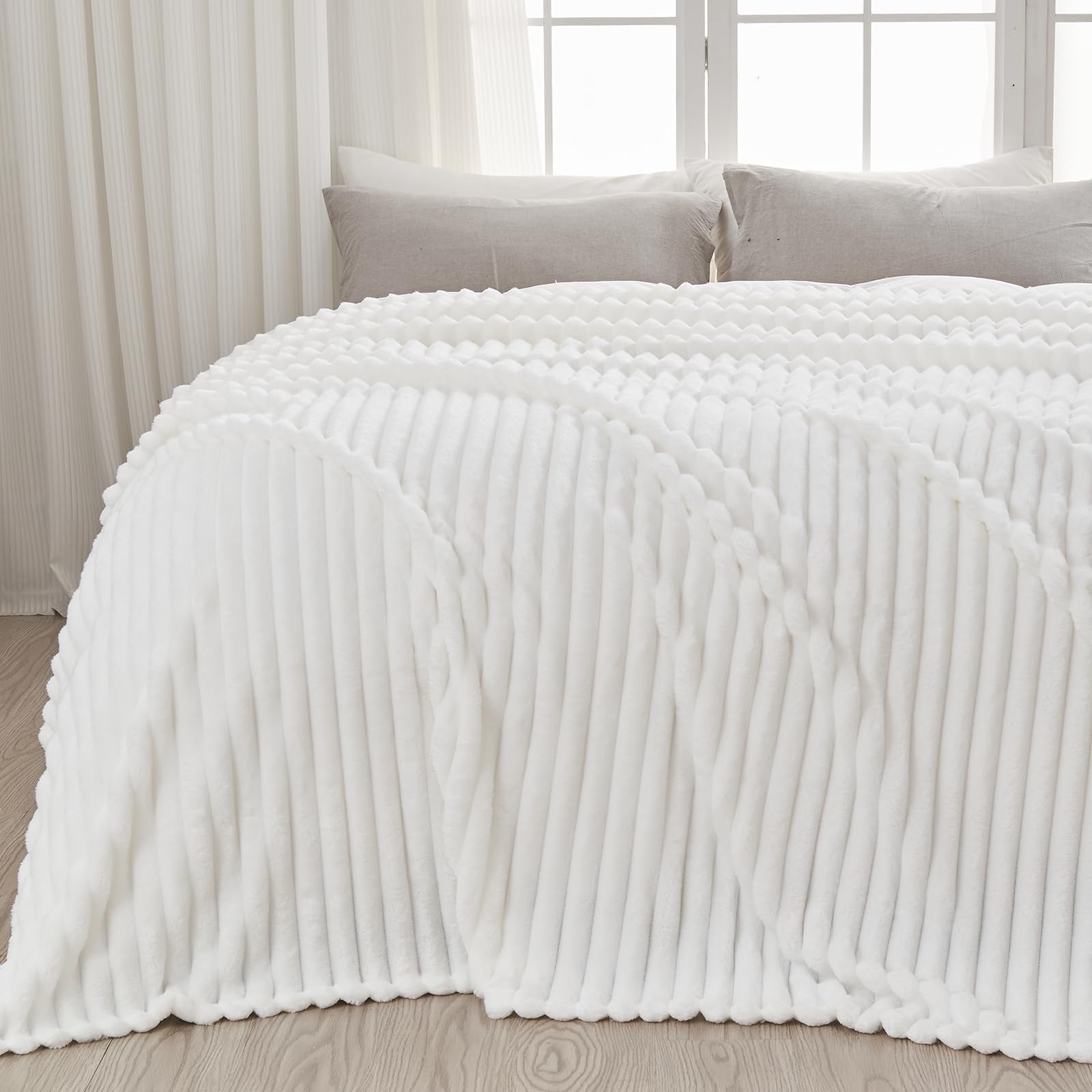 Newcosplay Super Soft Queen Blanket White Premium Silky Flannel Fleece 3D Ribbed Jacquard Lightweight Bed Blanket All Season Use