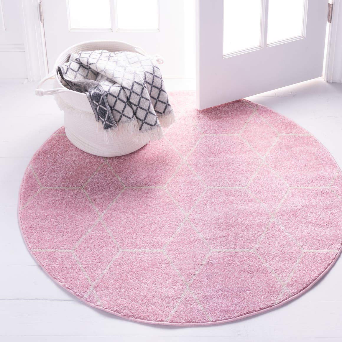 Unique Loom Trellis Frieze Collection Area Rug - Geometric (4 1 Round, Light Pink/ Ivory)