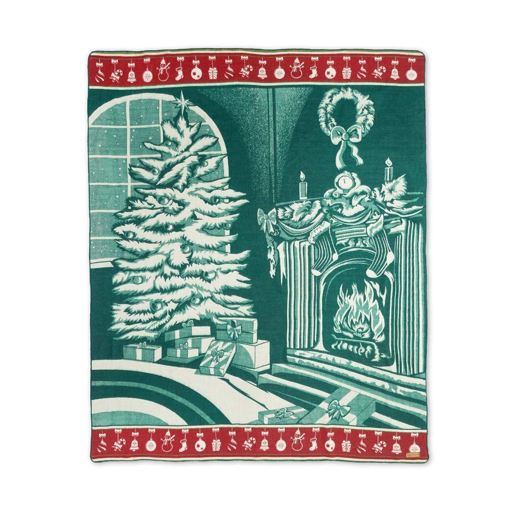 HomeRoots Ultra Soft Green Christmas Scene Handmade Queen Size Throw Blanket