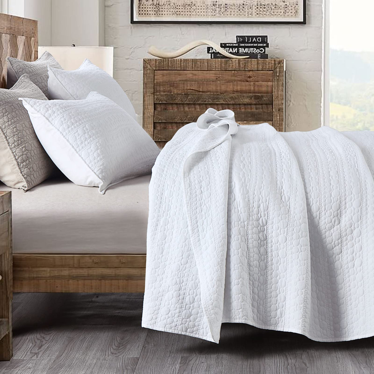Horimote Home Quilt Set Queen Size White, Classic Geometric Spots Stitched Pattern, Stone-Washed Microfiber Chic Rustic Look, Ul