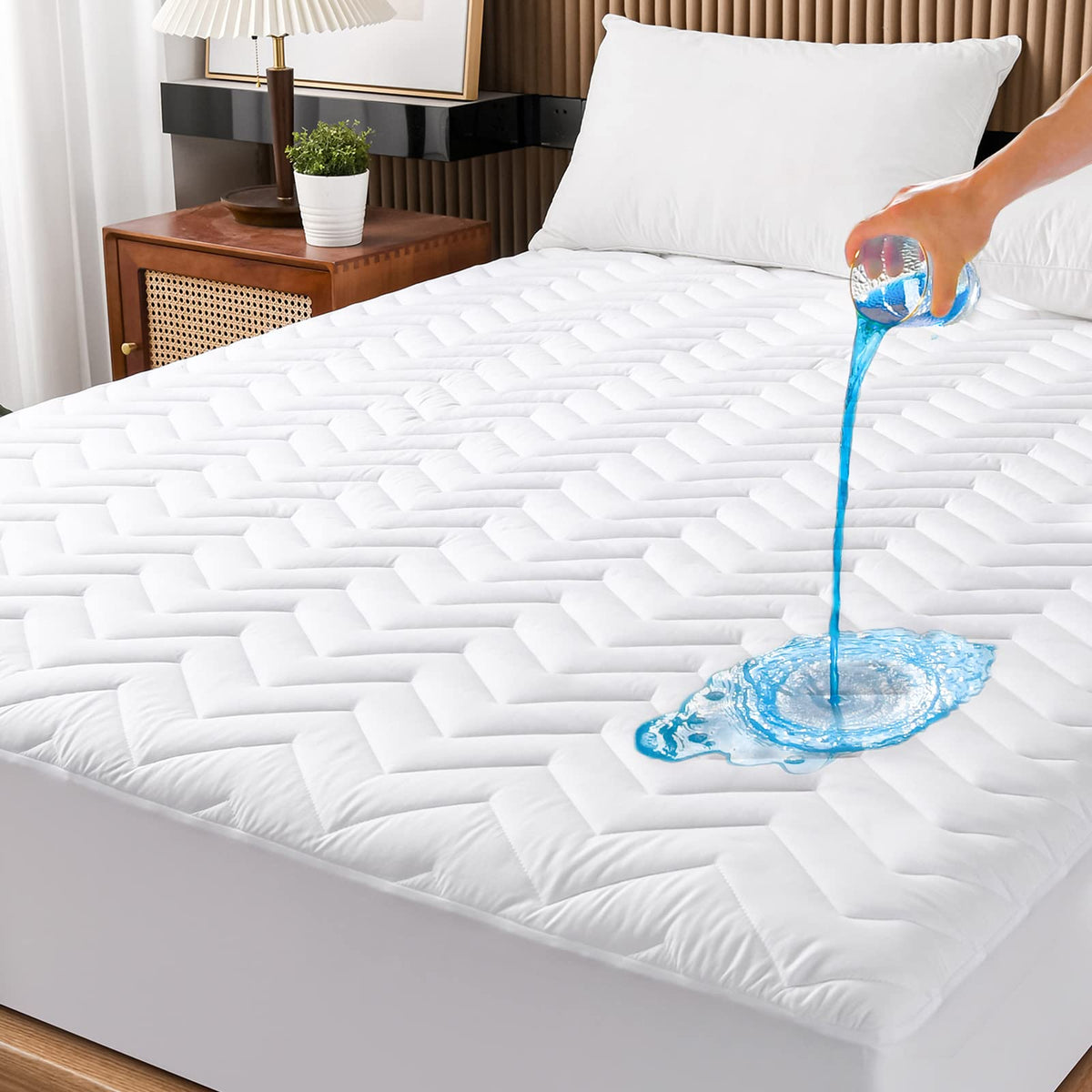 Unilibra Waterproof Mattress Pad Quilted Cal King Size, Breathable Fitted Mattress Protector, Deep Pocket Mattress Cover Fits 6'