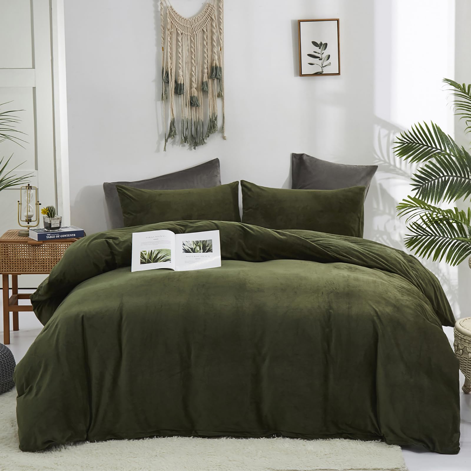 Cottonight Army Green Velvet Comforter Set Queen Olive Green Plush Fluffy Bedding Comforter Set Full Dark Green Blanket Quilts M