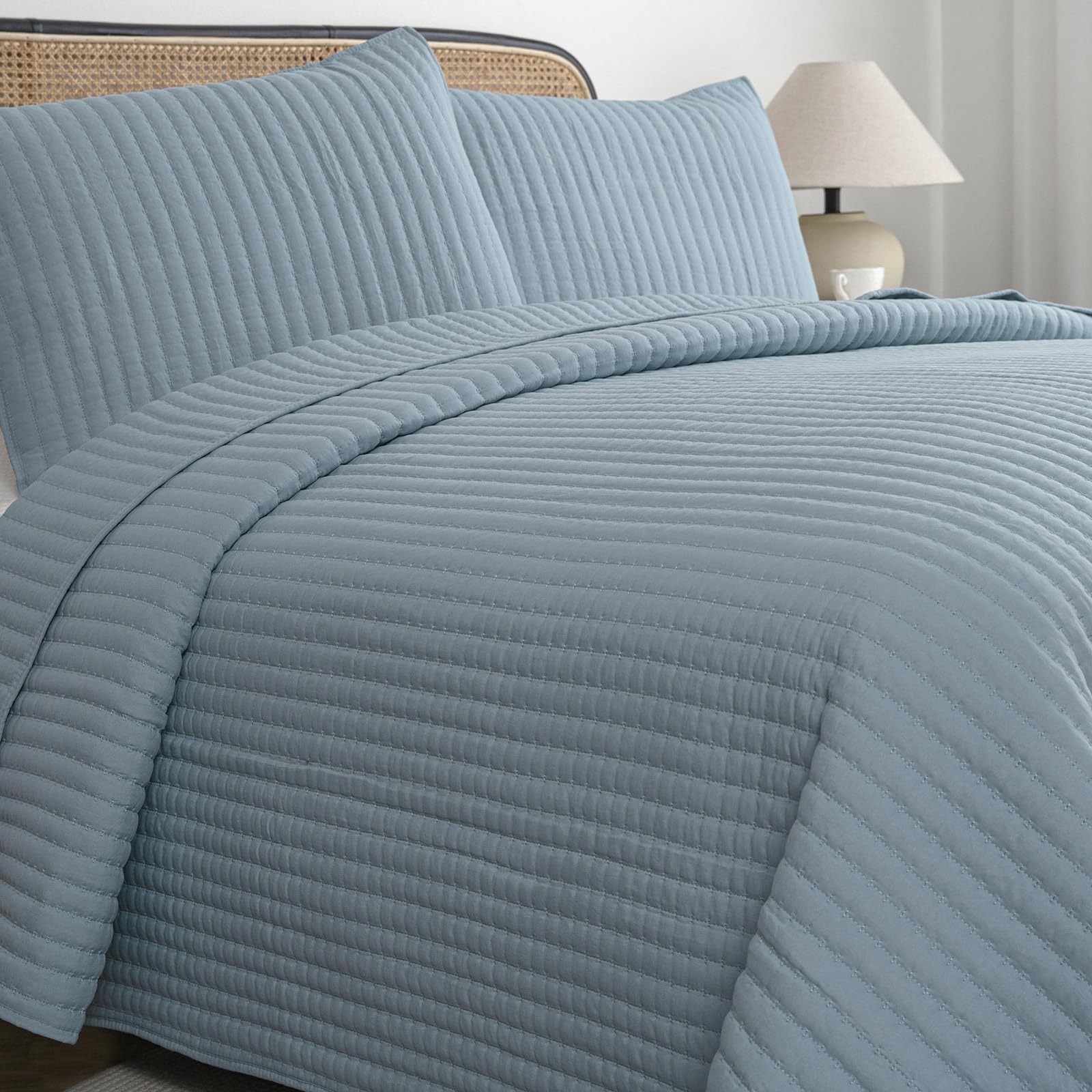 Petrichor Blue Quilt Queen Size Bedspread-Pre-Washed Lightweight & Thin For All Seasons,Ultra Soft & Breathable Comforter,Machin