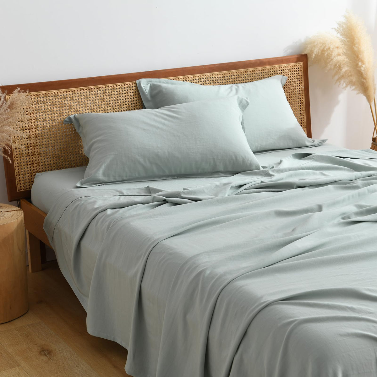 Pandatex Aqua Green King Size 4 Piece Sheet Set, Cooling Sheets For Hot Sleepers, Linen-Textured Rayon Derived From Bamboo Cotto