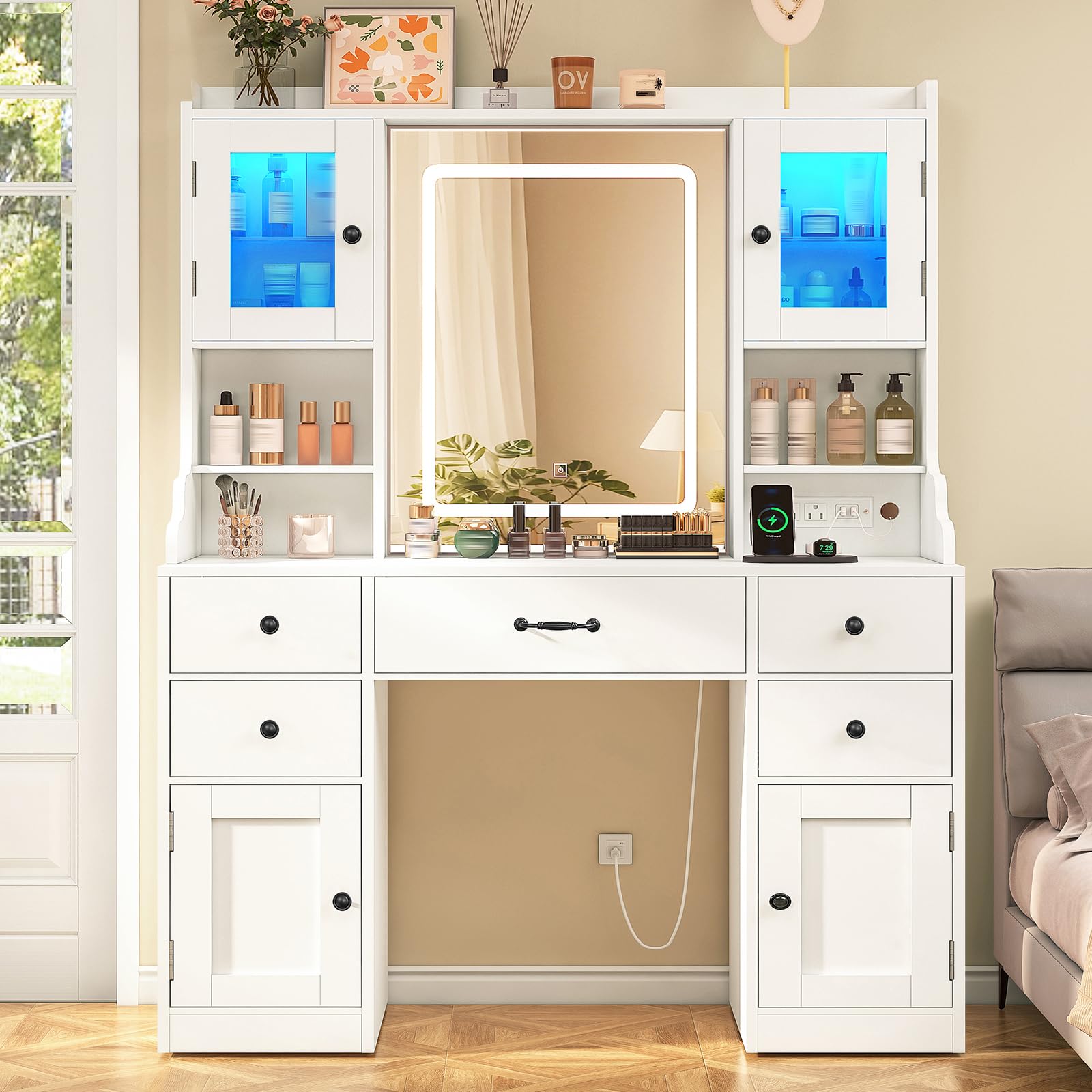 Quimoo Vanity Desk with Lighted Mirror & Power Outlet, 3 Color Modes & Adjustable Brightness, Makeup Vanity Table with 5 Drawers