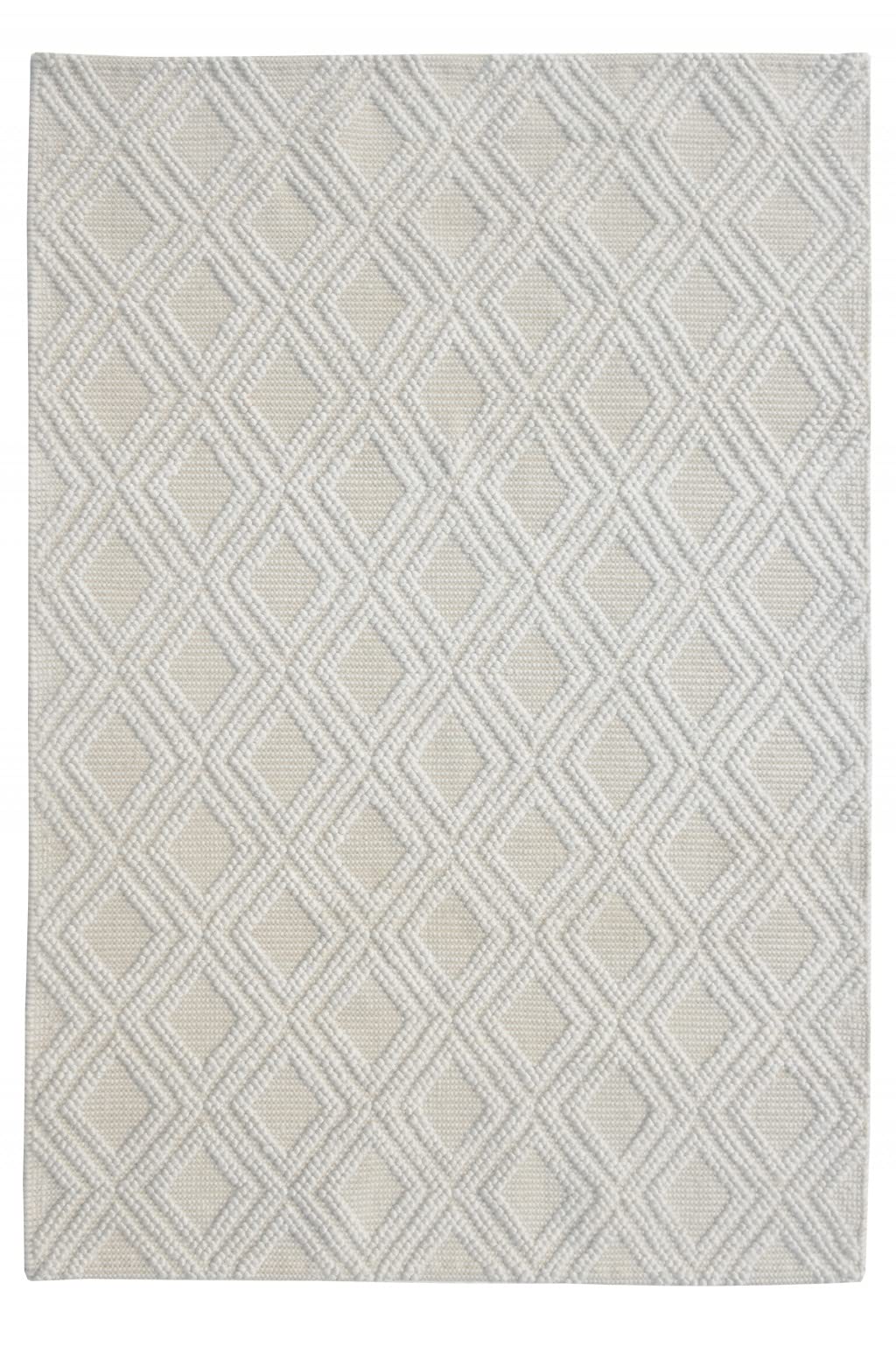 HomeRoots Ivory/Natural PET Yarn 5’ x 7’ Ivory Diamond Lattice Modern Area Rug