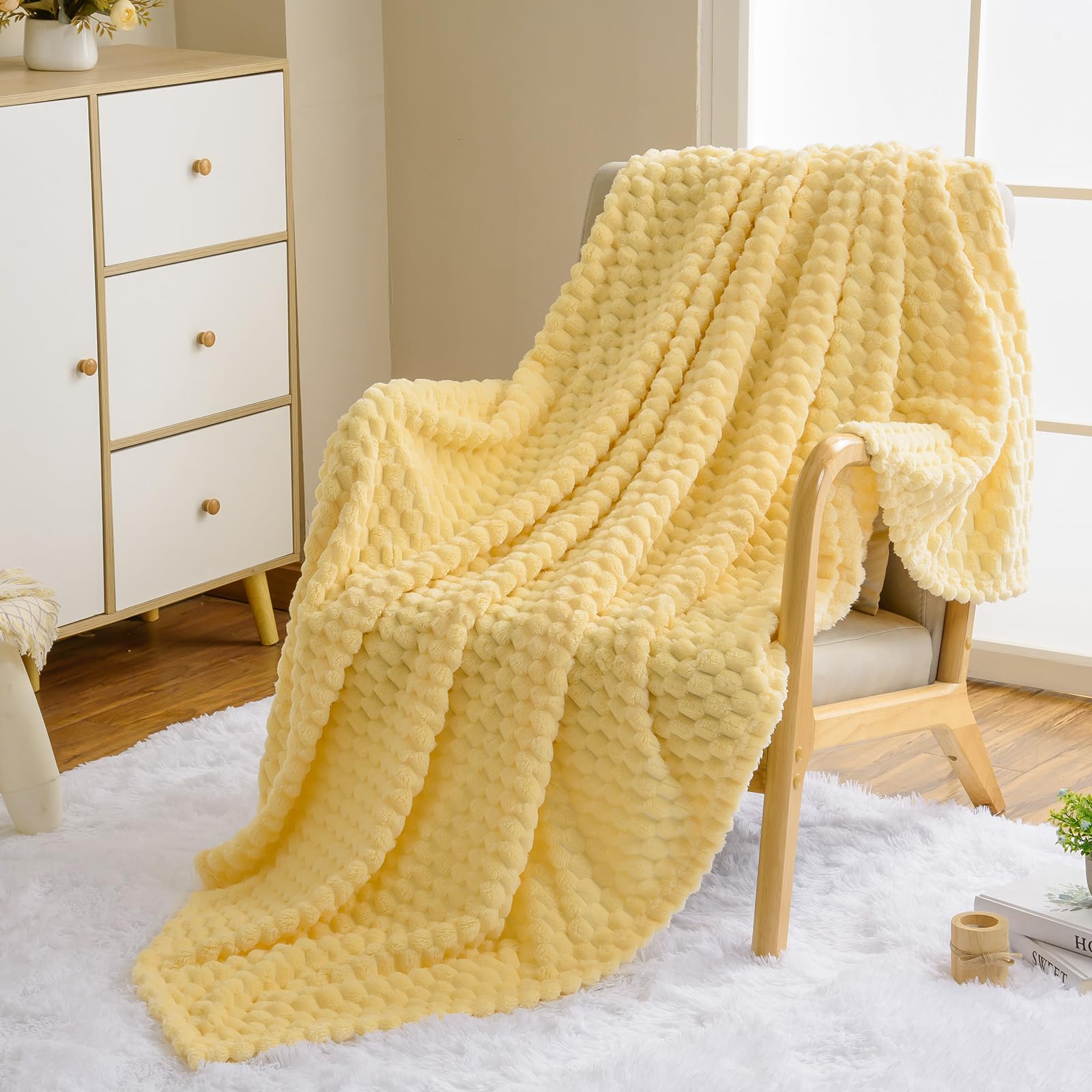 Vessia Flannel Fleece Throw Blanket For Kids And Adults, 3D Jacquard Light Yellow Fuzzy And Warm Blanket For Couch,Sofa,Bed,Chai