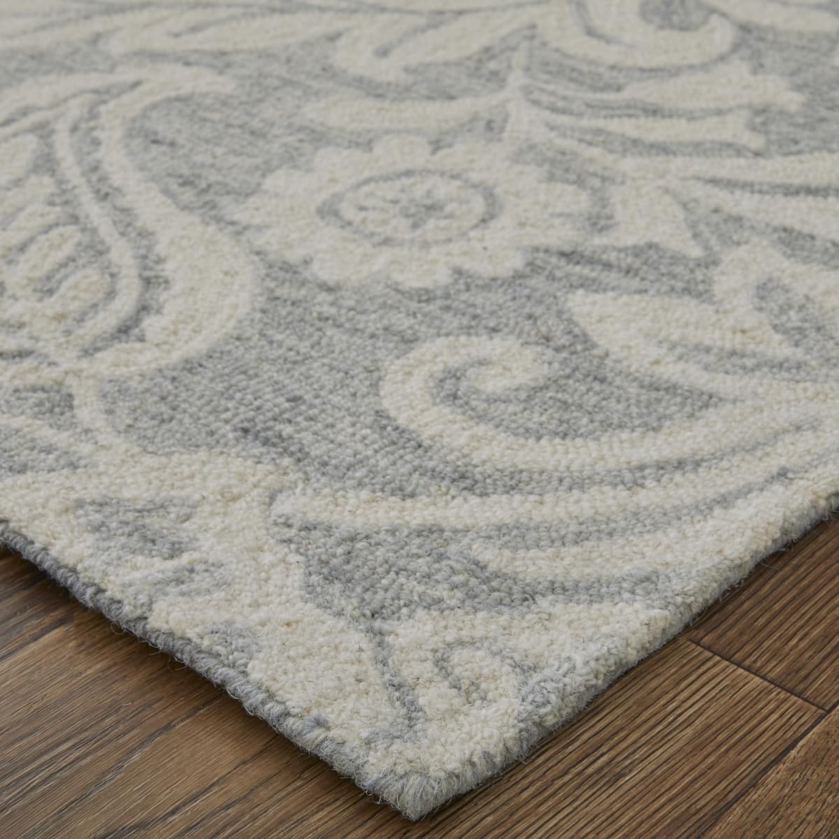 HomeRoots 512194 9 x 12 ft. Blue & Ivory Wool Paisley Hand Tufted Handmade Stain Resistant Rectangle Area Rug