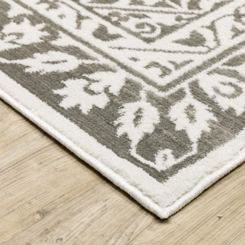 HomeRoots 507965 6 x 9 ft. Gray & White Oriental Power Loom Stain Resistant Rectangle Area Rug