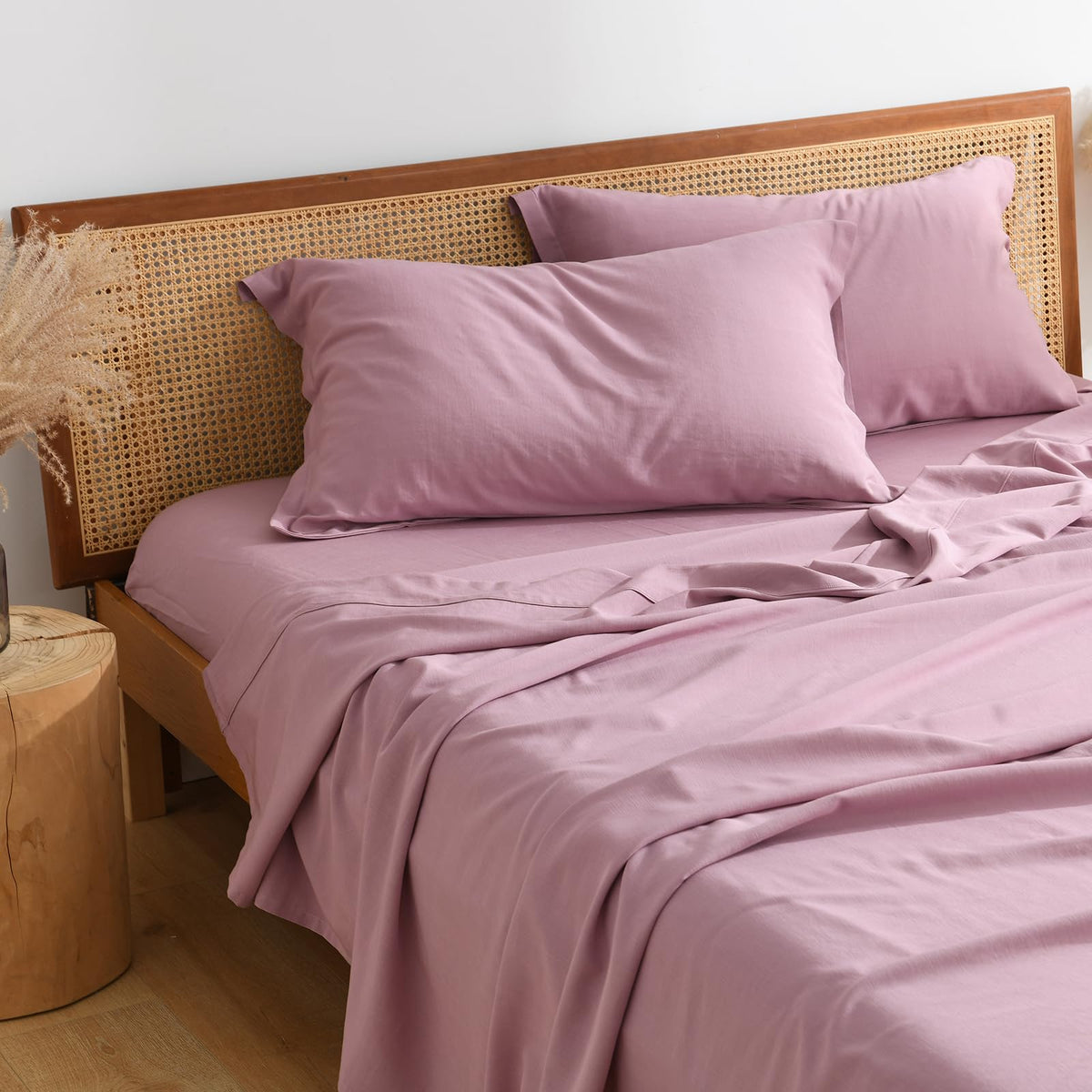 Pandatex Lilac Queen Size 4 Piece Sheet Set, Cooling Sheets For Hot Sleepers, Linen-Textured Rayon Derived From Bamboo Cotton Bl
