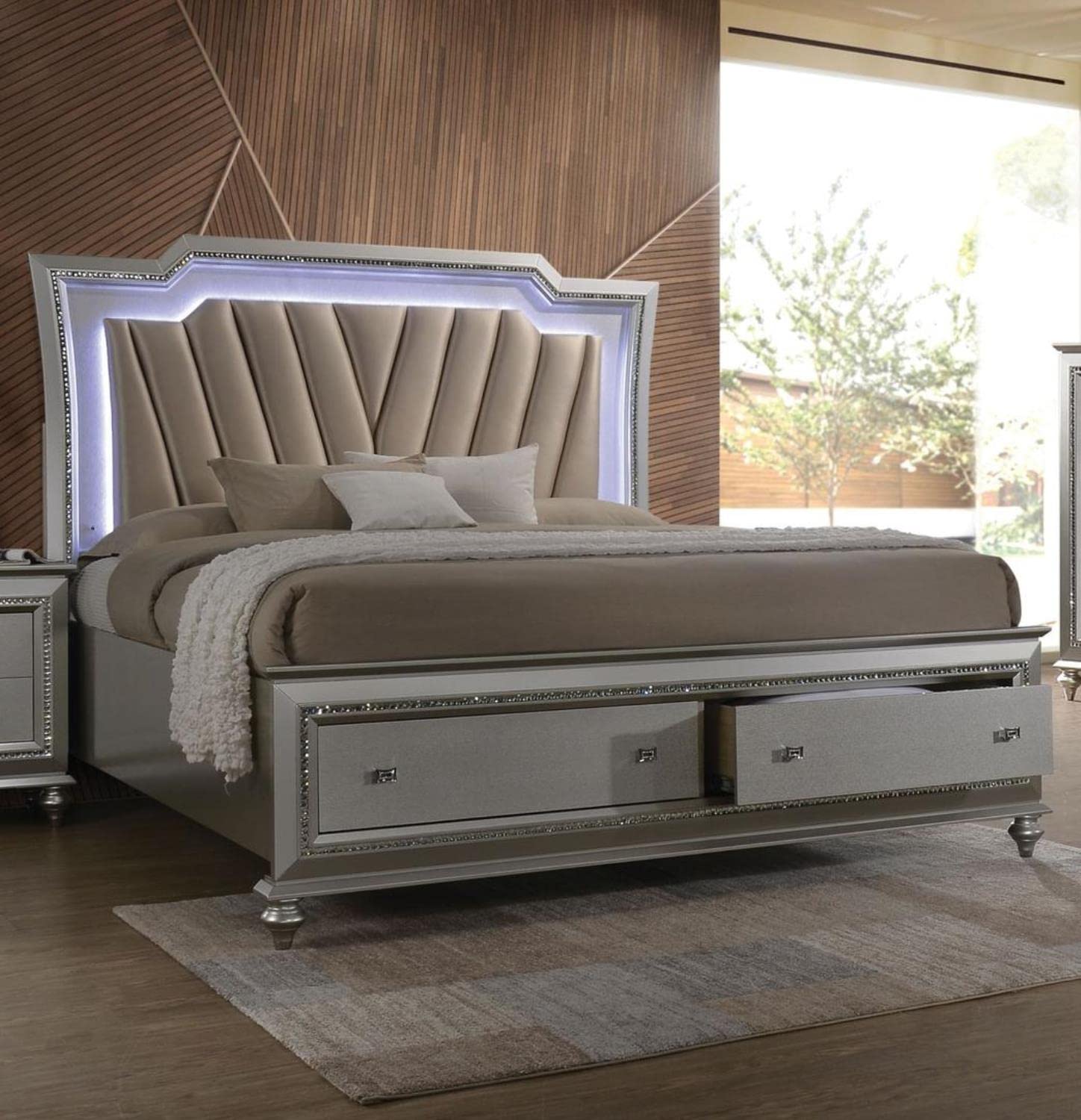 Acme Kaitlyn California King Bed - - Pu & Champagne