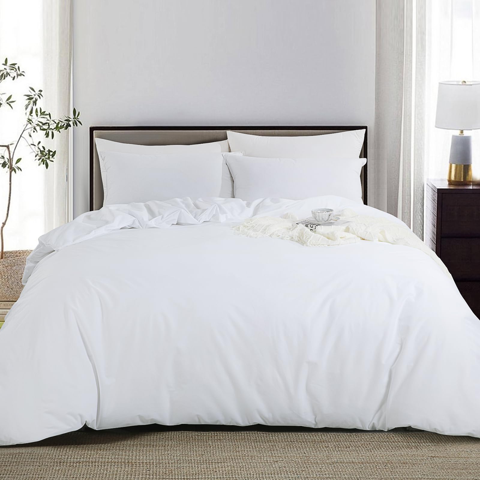 Hombys Breathable Waterproof Duvet Cover, Reversible White King Size Waterproof Duvet Protector, Moisture Wicking Treatment Comf