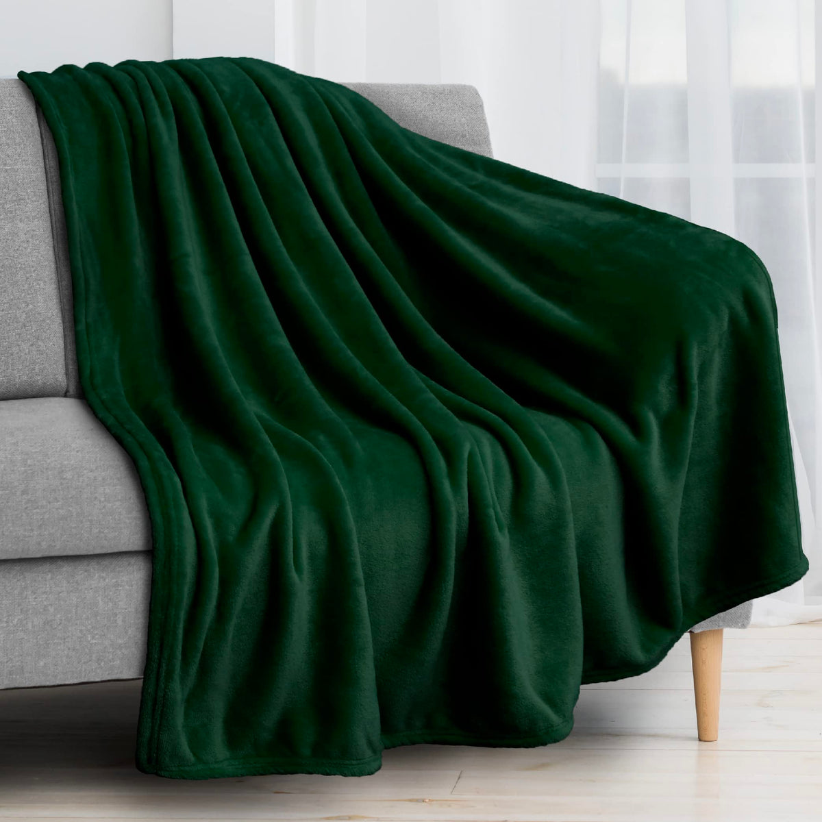 Pavilia Emerald Green Fleece Throw Blanket For Couch, Dark Green Forest Super Soft Fuzzy Flannel Throw For Sofa, Luxury Plush Mi