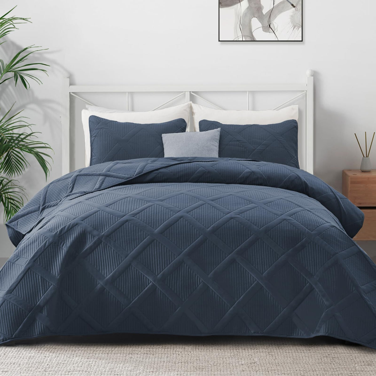 Exclusivo Mezcla Quilt Set King Size, 3 Pieces Navy Blue King Quilt Bedding Set, Lightweight Quilts Soft Bedspreads Modern Strip