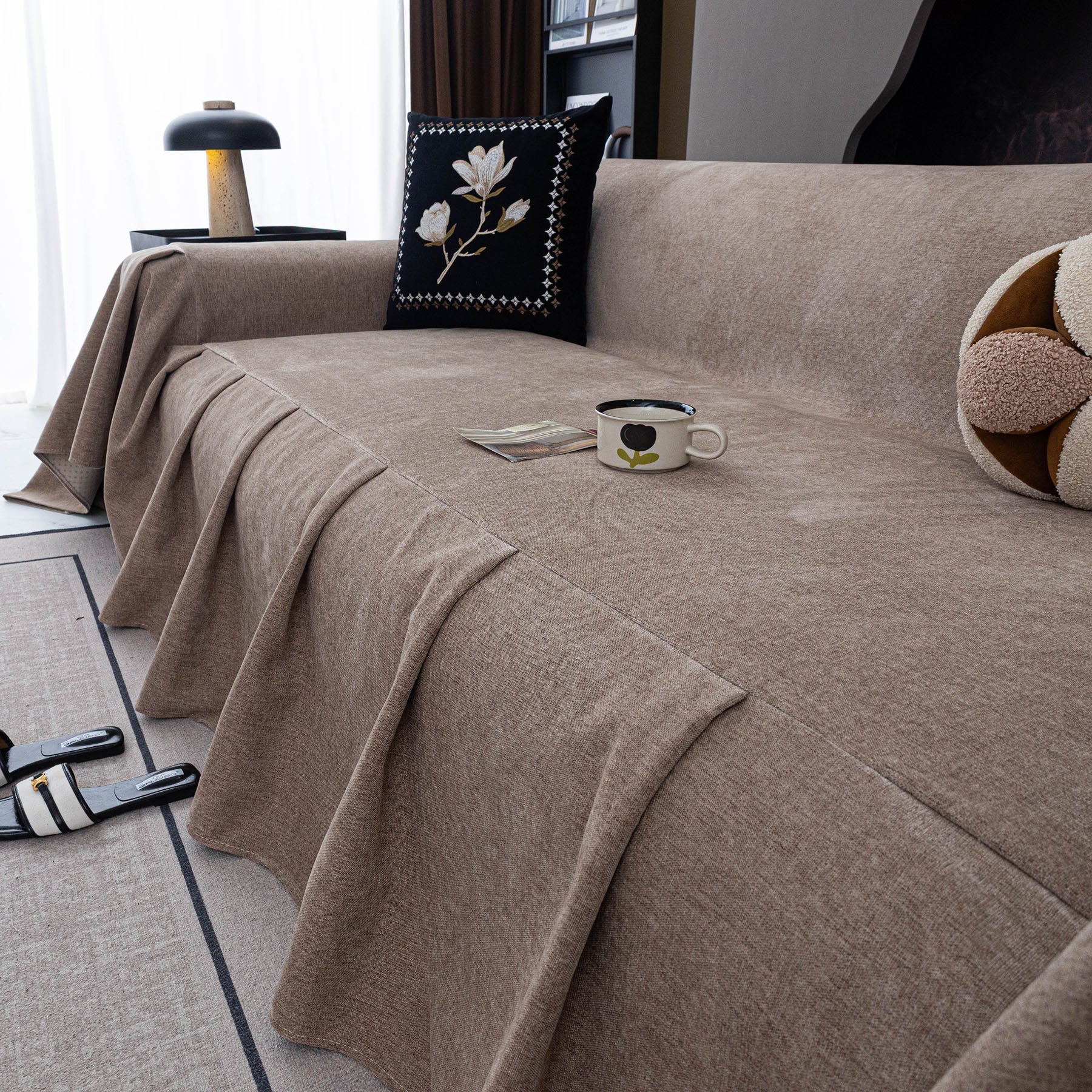 Waterproof Couch Cover Throw, Non Slip Furniture Protector for Leather & Fabric Sofa