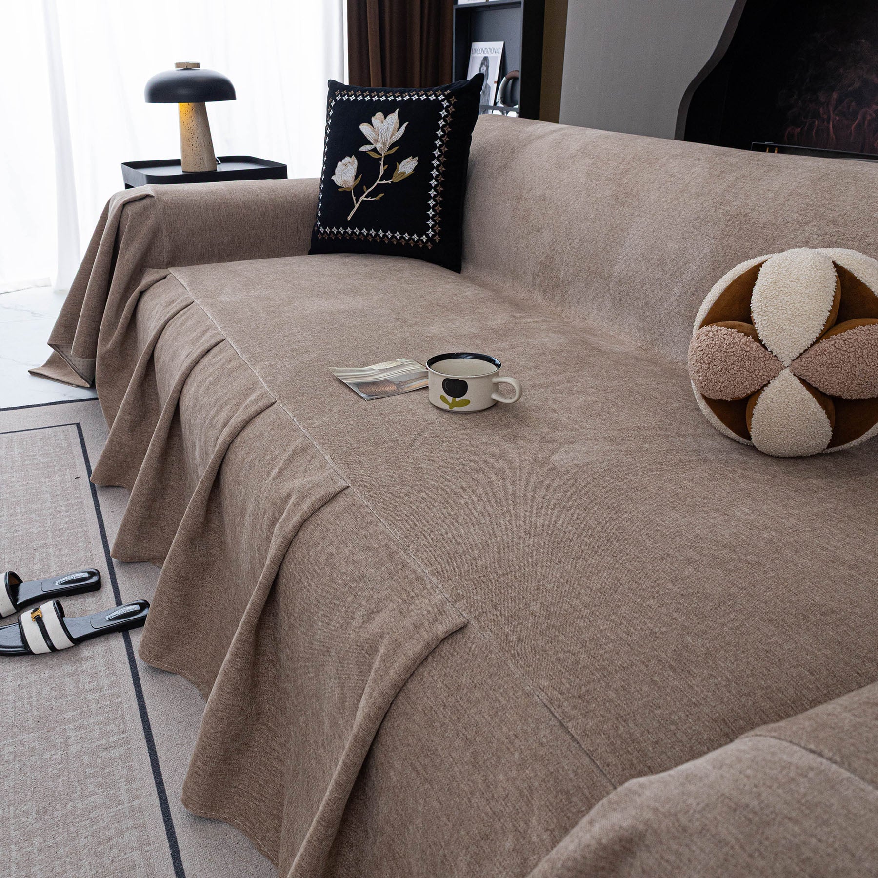 Waterproof Couch Cover Throw, Non Slip Furniture Protector for Leather & Fabric Sofa