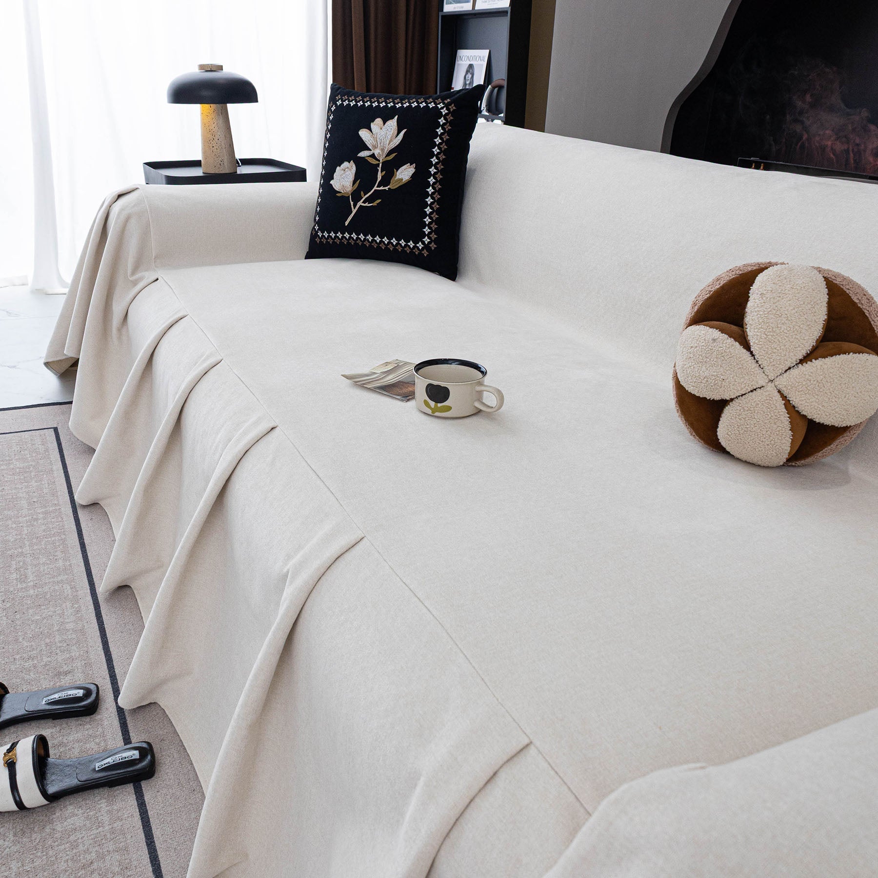 Waterproof Couch Cover Throw, Non Slip Furniture Protector for Leather & Fabric Sofa
