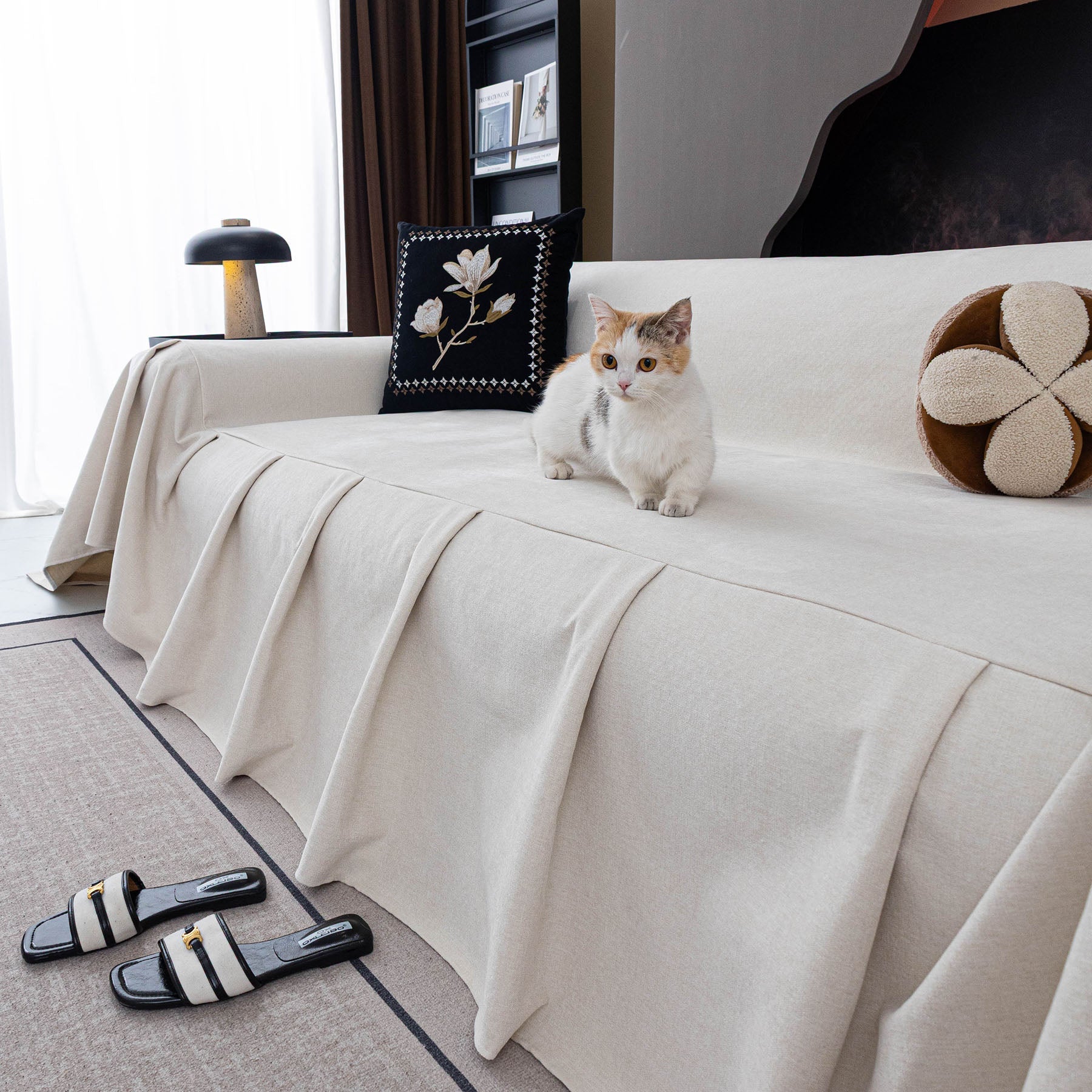 Waterproof Couch Cover Throw, Non Slip Furniture Protector for Leather & Fabric Sofa