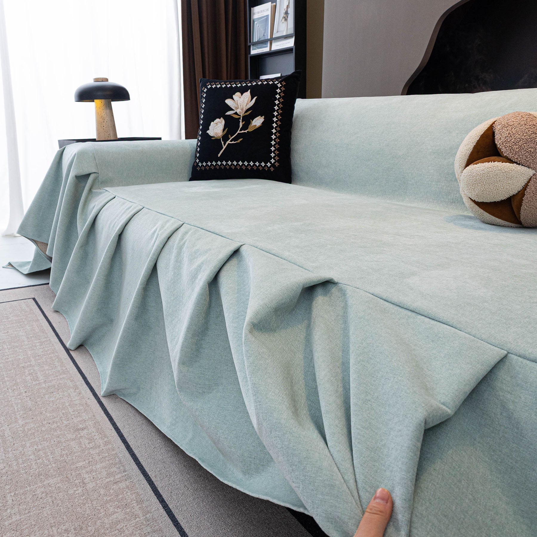 Waterproof Couch Cover Throw, Non Slip Furniture Protector for Leather & Fabric Sofa