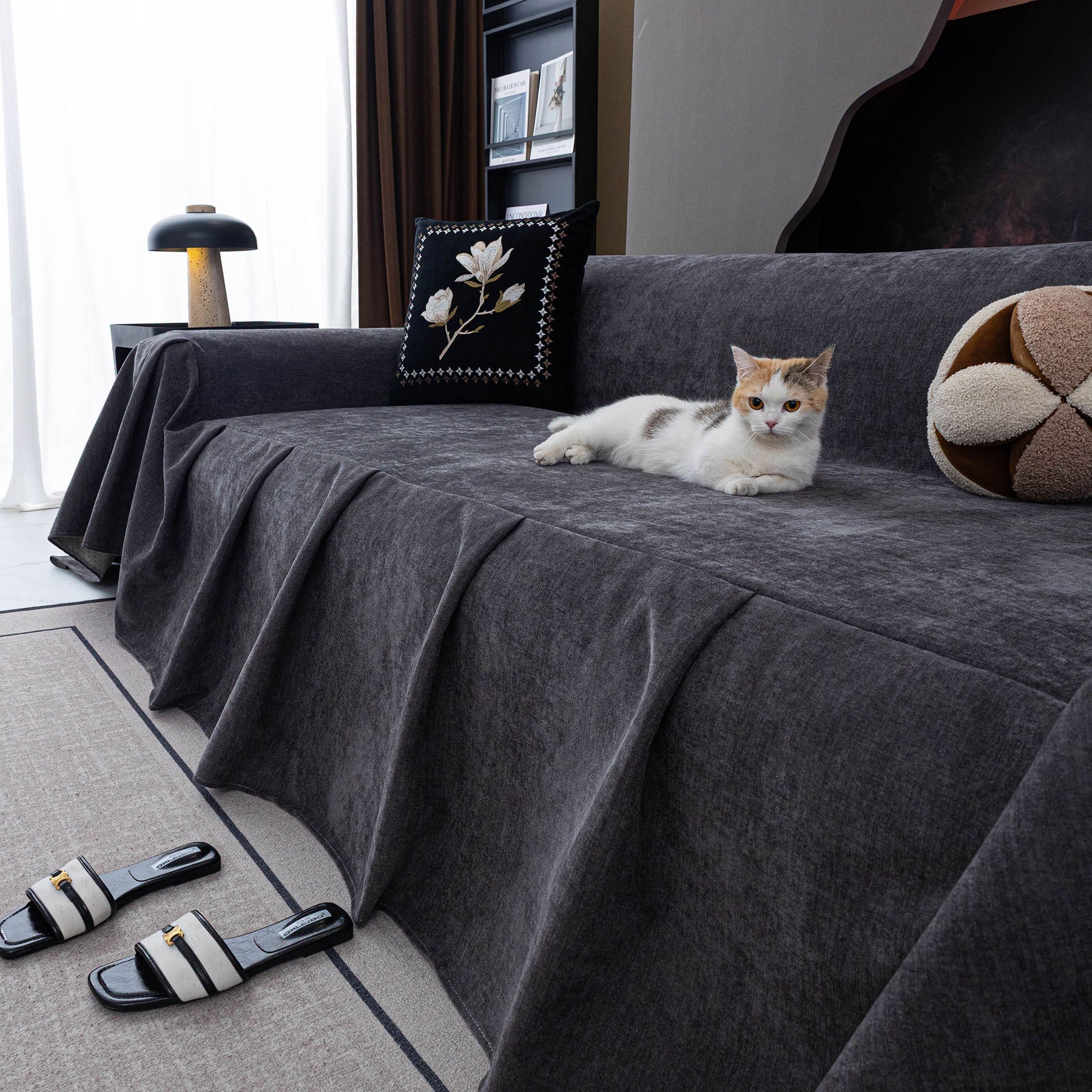 Waterproof Couch Cover Throw, Non Slip Furniture Protector for Leather & Fabric Sofa