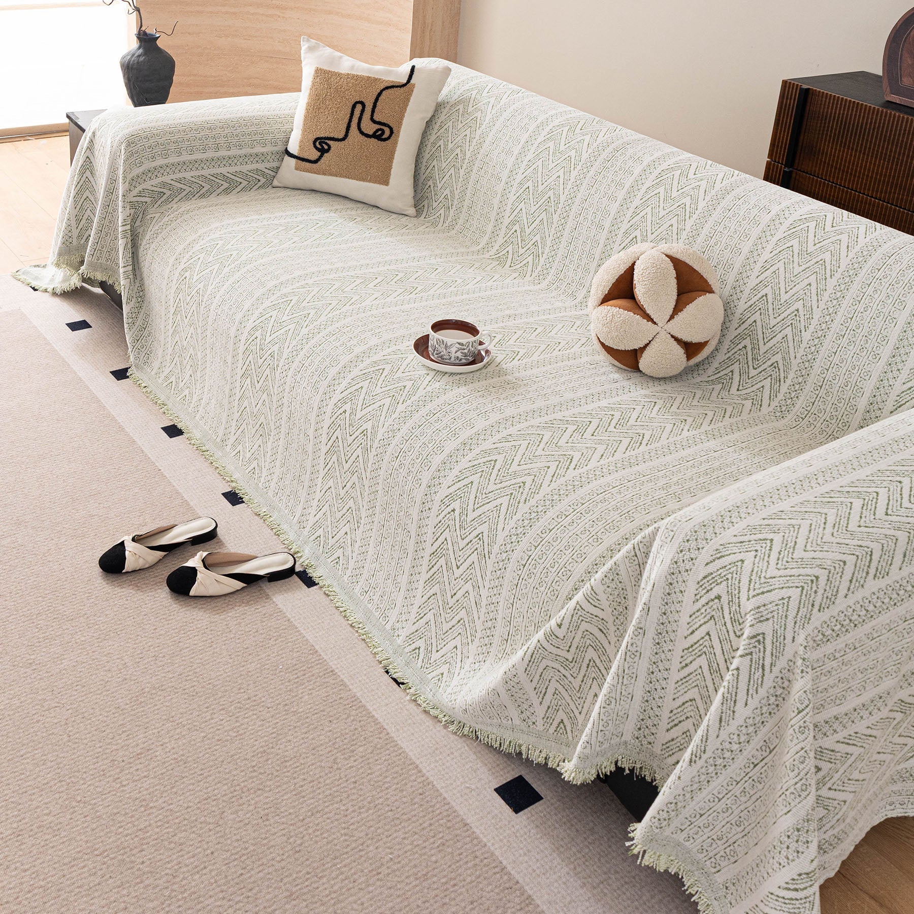 Decorative Slipcover for Pets, Kids, Boho Woven Couch Cover Throw Blanket with Tassel