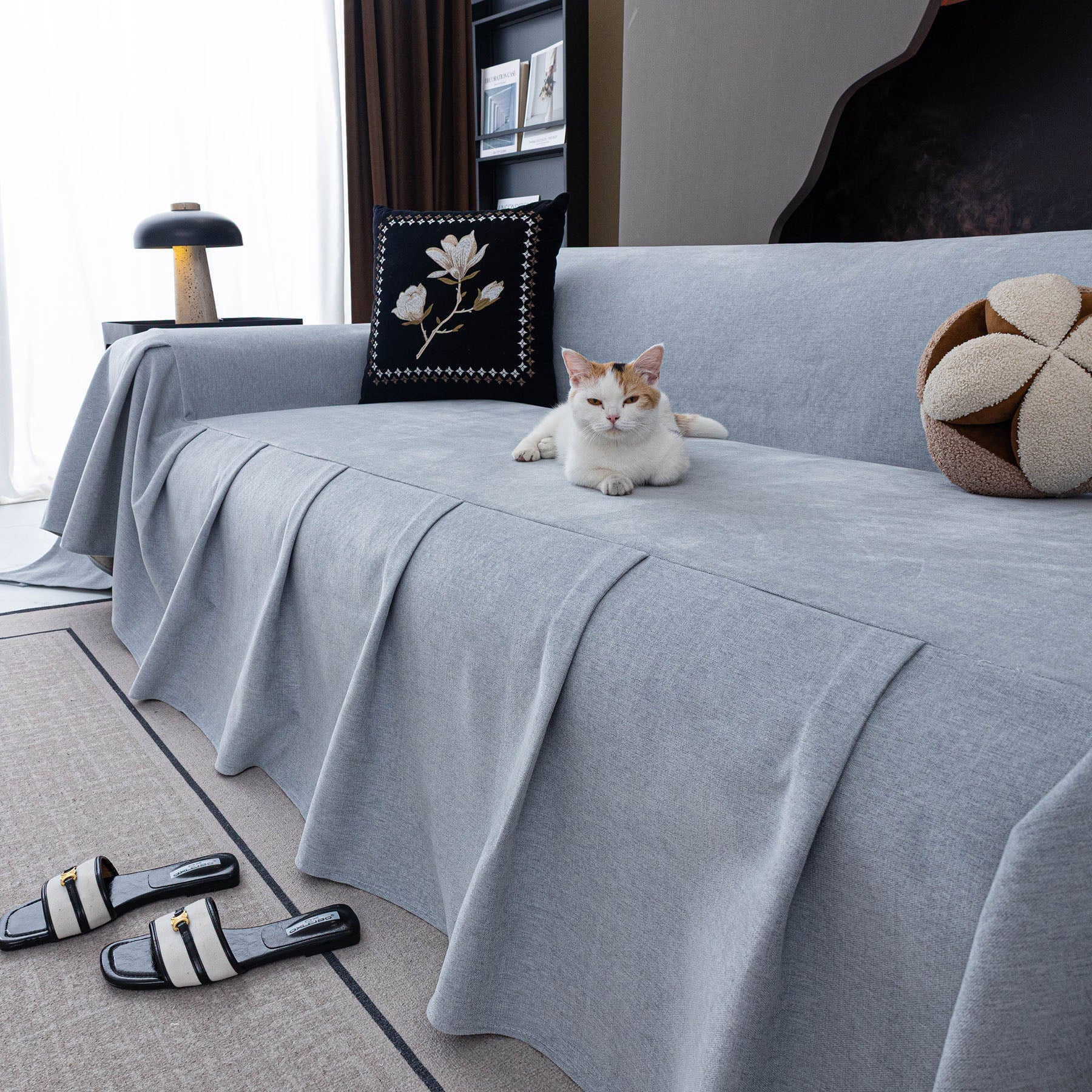 Waterproof Couch Cover Throw, Non Slip Furniture Protector for Leather & Fabric Sofa