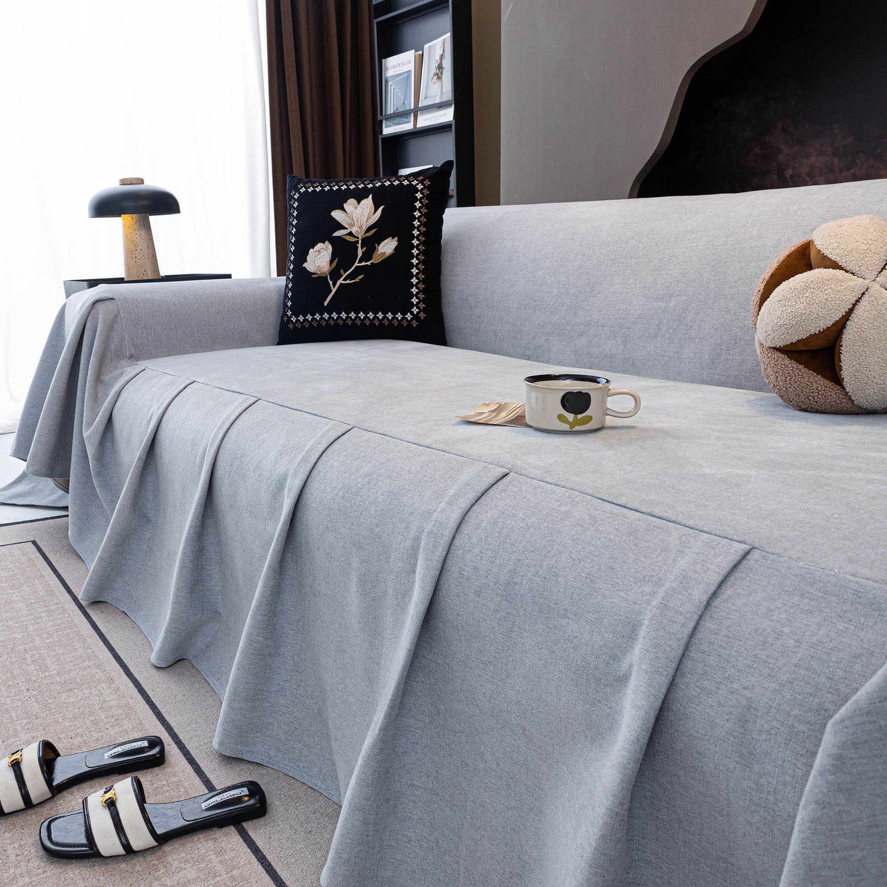Waterproof Couch Cover Throw, Non Slip Furniture Protector for Leather & Fabric Sofa