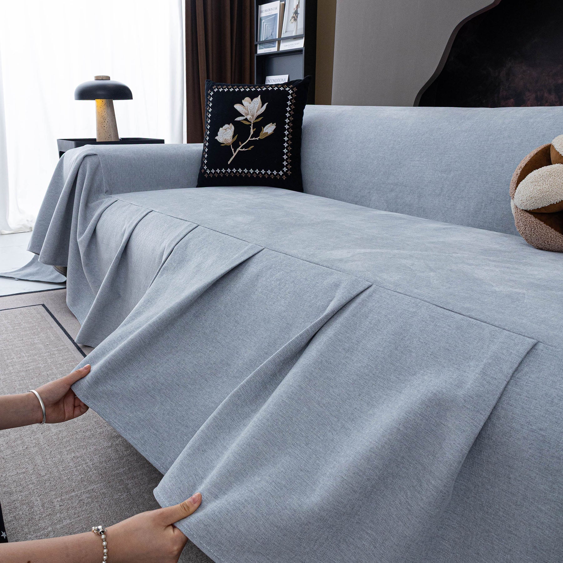 Waterproof Couch Cover Throw, Non Slip Furniture Protector for Leather & Fabric Sofa
