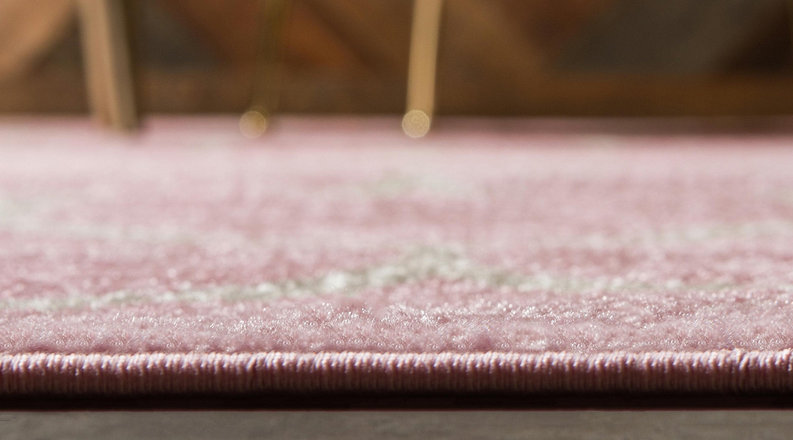 Unique Loom Trellis Frieze Collection Area Rug - Rounded (4' 1'' X 6' 1'', Light Pink/ Ivory)