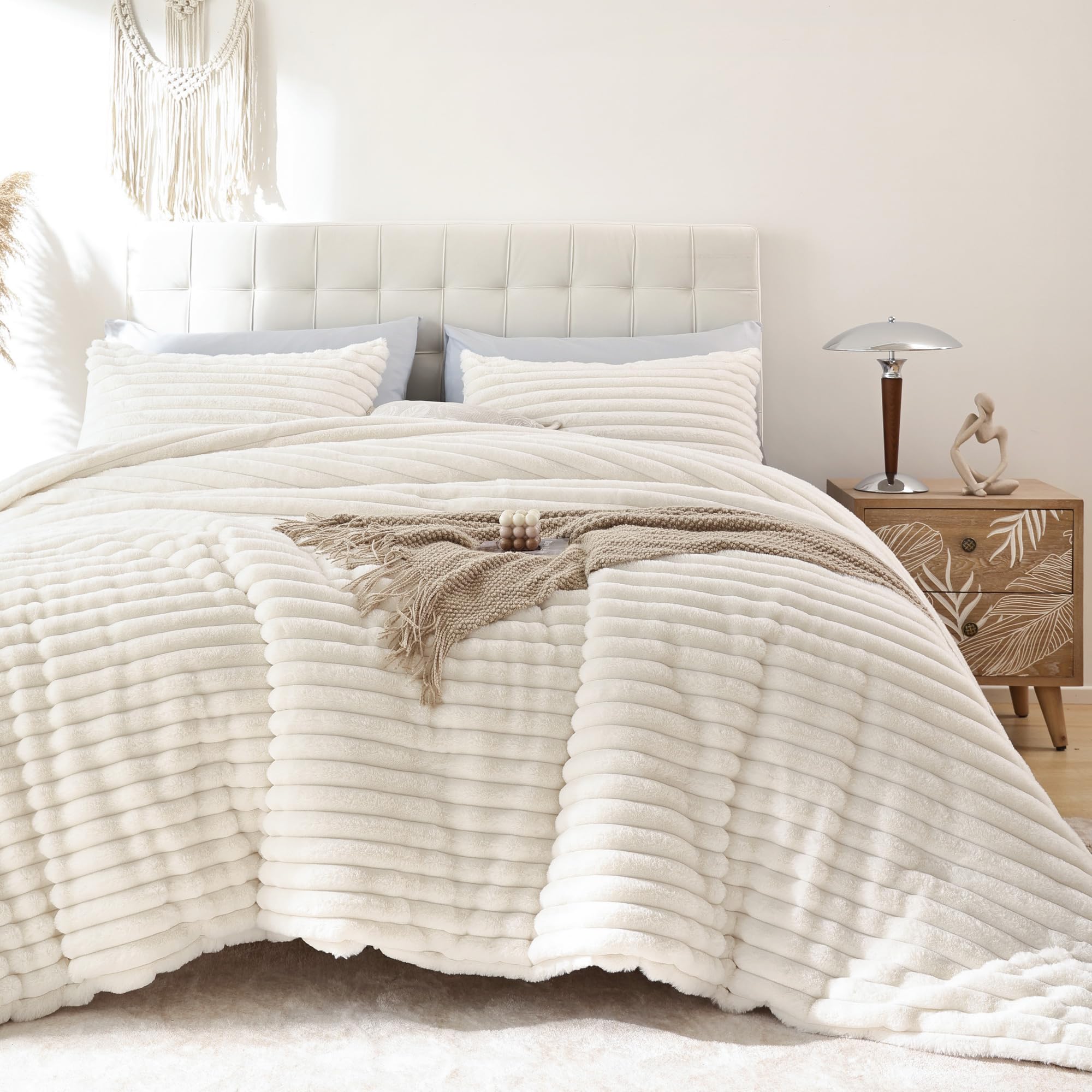 Smoofy Fluffy Queen Comforter Set 3 Pieces - Cream White Fleece Fluffy Comforter Queen Set, Luxury Fuzzy Queen Bed Set, Soft & W