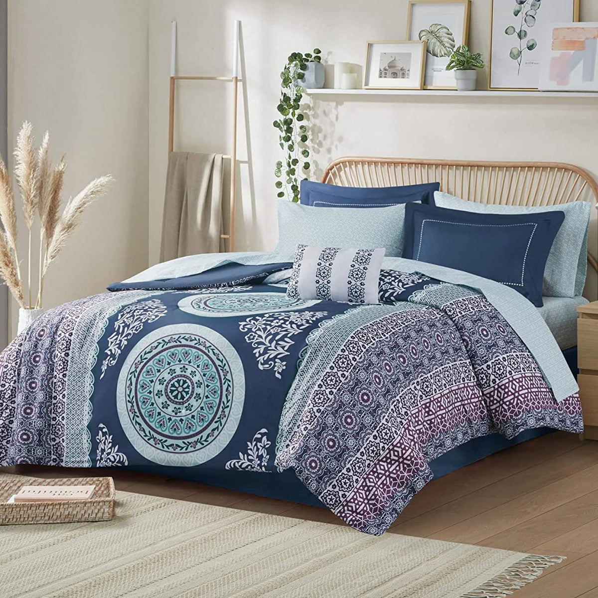 Intelligent Design Complete Bed In A Bag Casual Boho Comforter With Sheet Set Decorative Pillow, All Season Bedding Set, Queen,