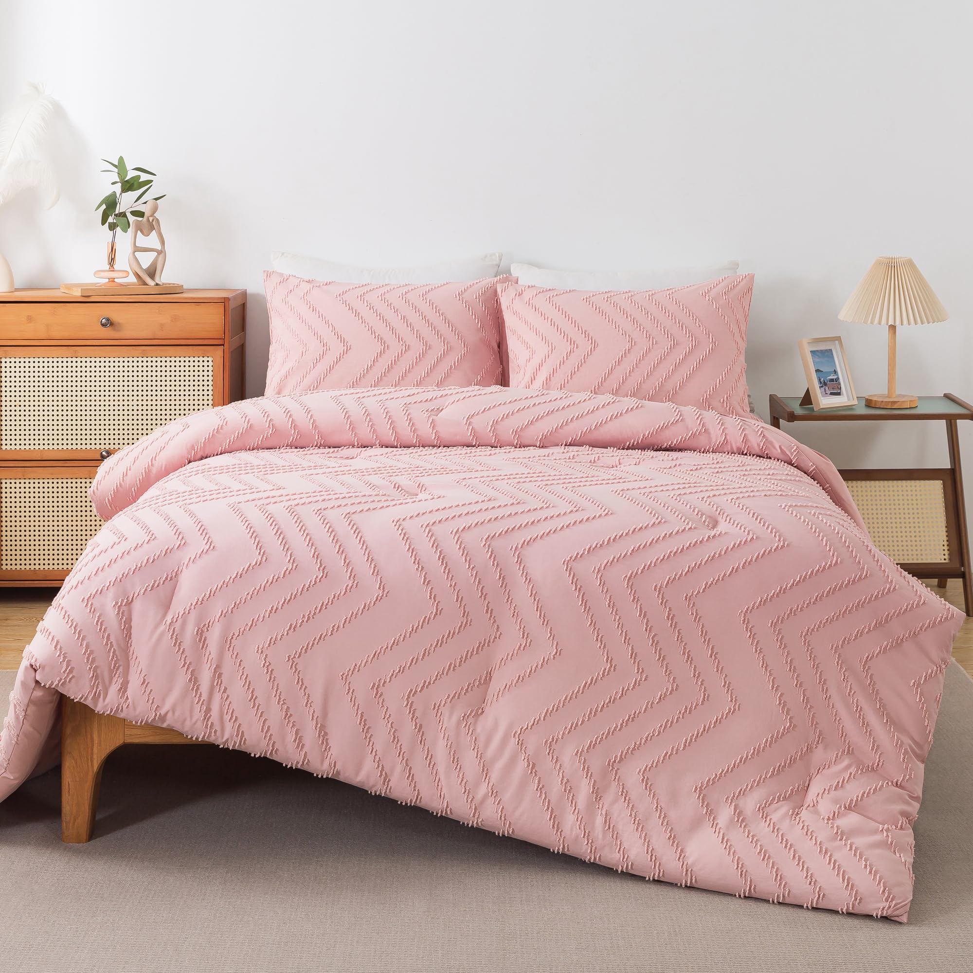 Andency Pink Comforter Set Queen, Boho Cute Girls Women Soft Fluffy Warm Lightweight Bedding Comforter Sets For Queen Bed, 3 Pieces Chevron Tufted Aesthetic Microfiber Comforter Set