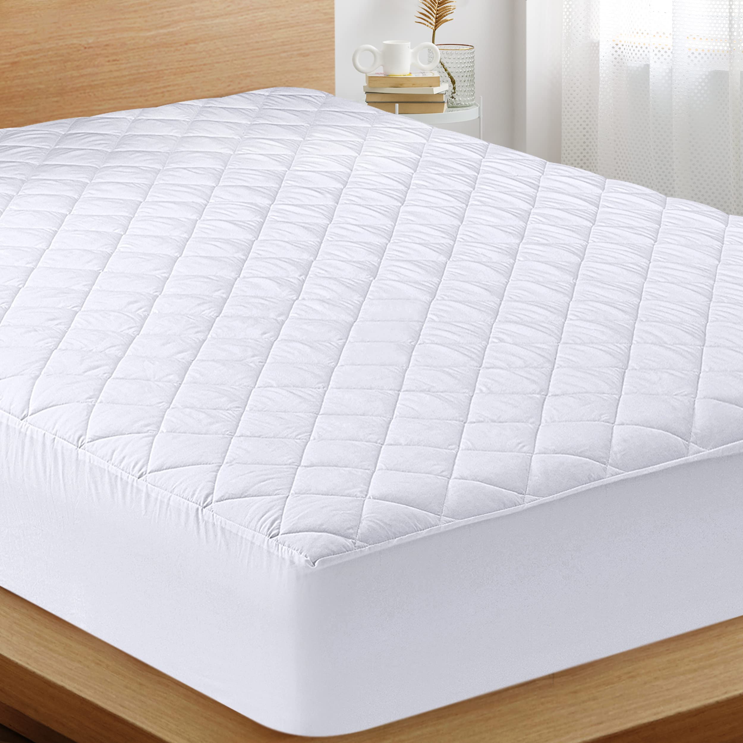 Utopia Bedding Quilted Fitted Mattress Pad (California King) - Elastic Fitted Mattress Protector - Mattress Cover Stretches Up T