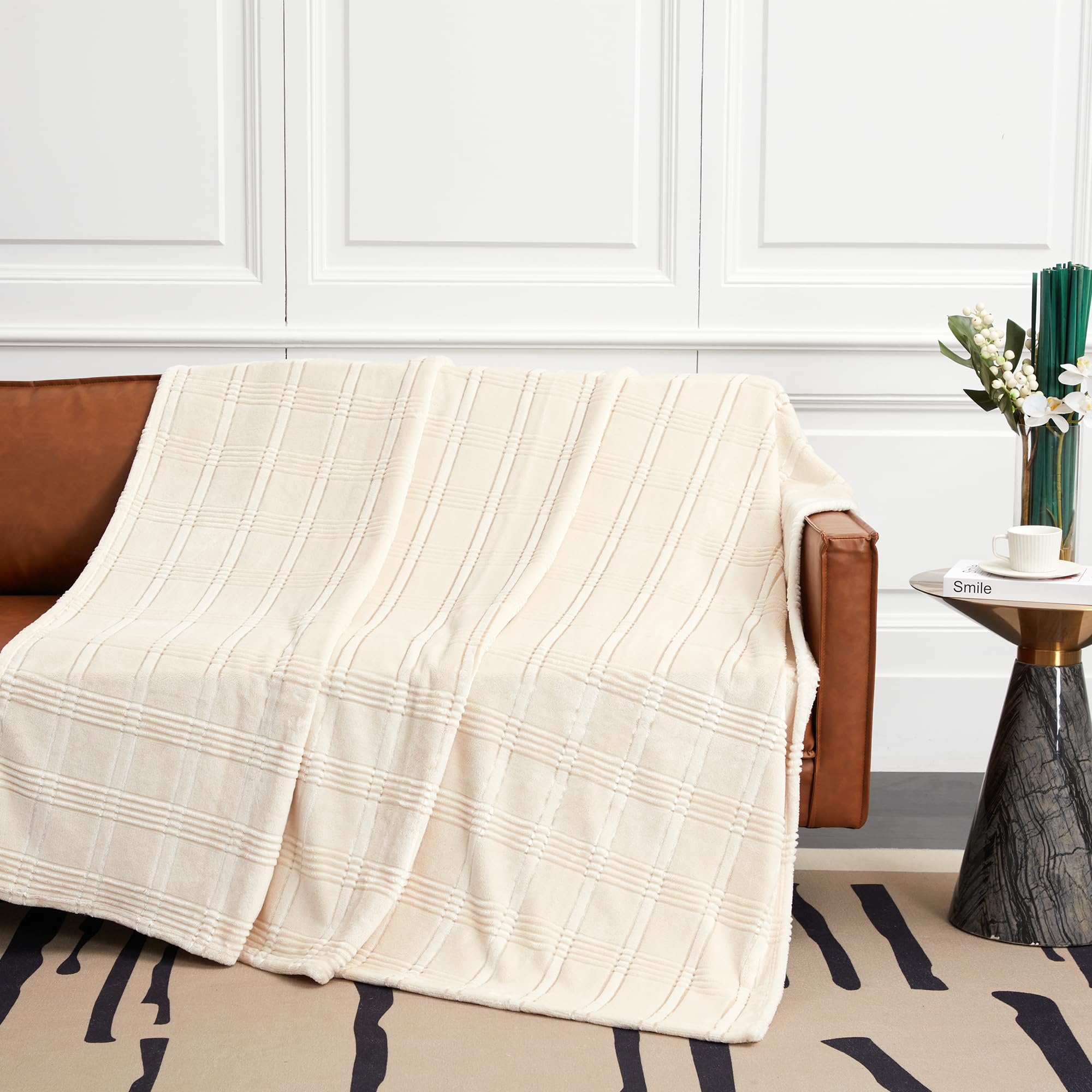 Serenhom Soft Cozy Plaid Fleece Throw Blanket, 50X60 Inches, Silky Flannel With Glitter Yarn And 3D Jacquard Diamond Shape, Ligh