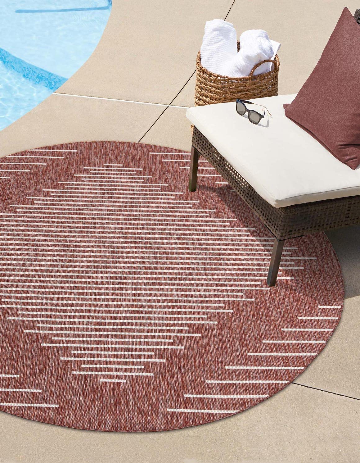 Unique Loom Outdoor Modern Collection Area Rug - Tambor (10' 8' Round, Rust Red/ Ivory)