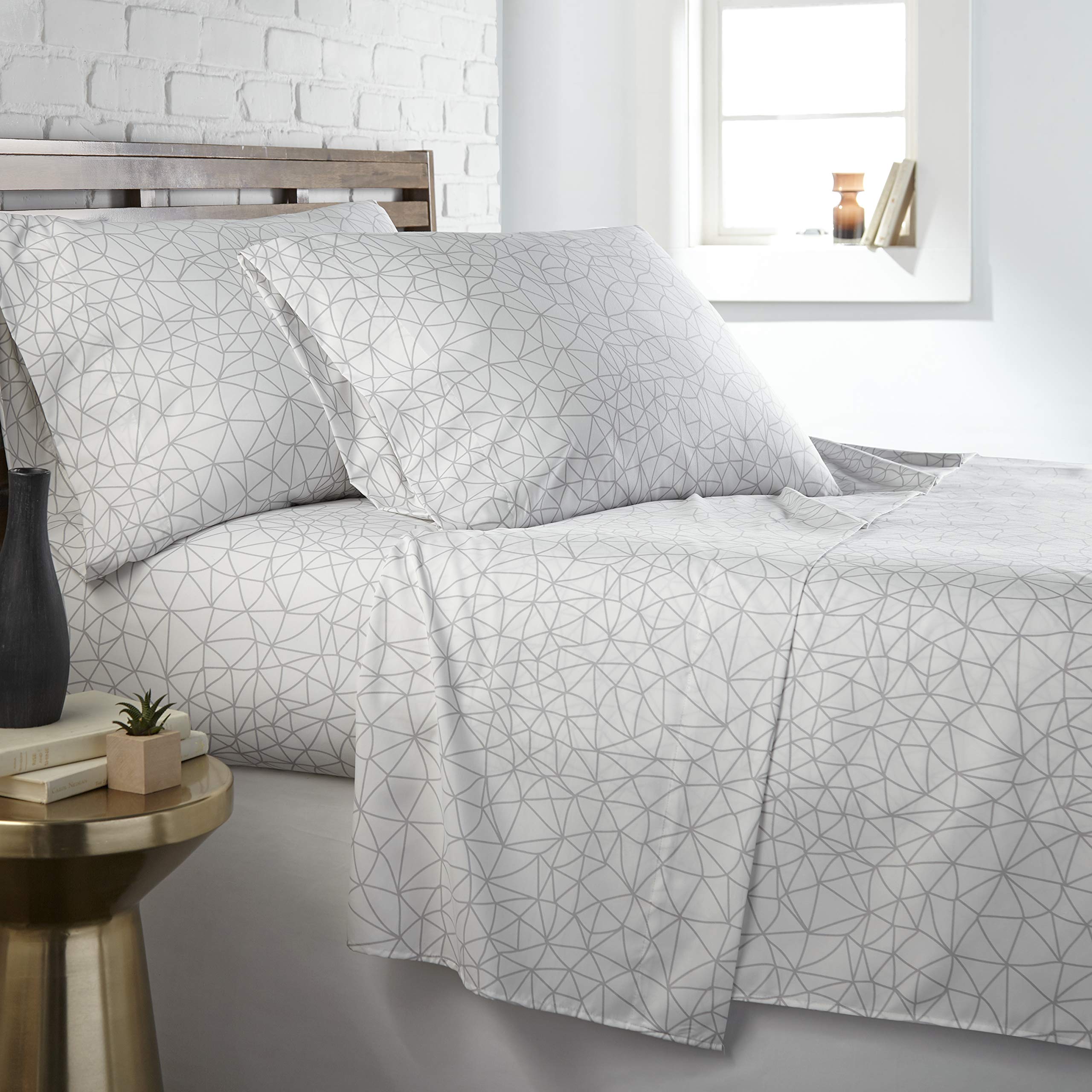 Southshore Fine Living, Inc. 3-Piece Twin Sheet Set with 14-Inch Deep Pocket Fitted Sheet, Oversized Flat Sheet, 1 Pillowcase, T
