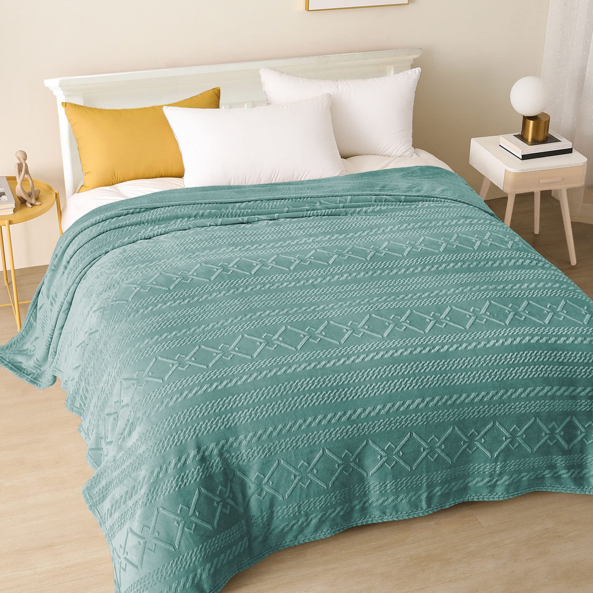 Exclusivo Mezcla Soft Queen Size Blanket, 90X90 Inches Flannel Fleece Blanket, Decorative Geometry Pattern, Lightweight Plush Fo